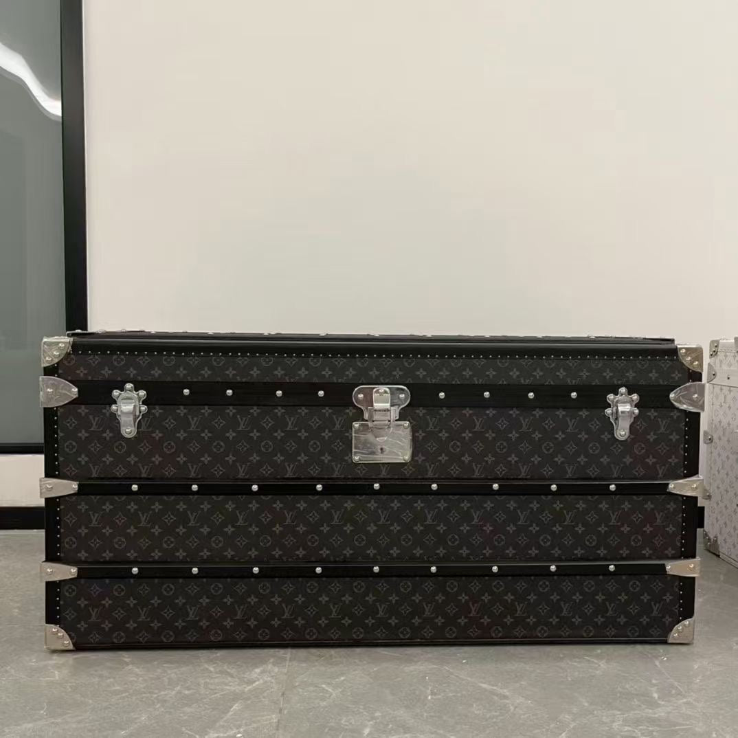 CUSTOM LV BLACK TRUNK