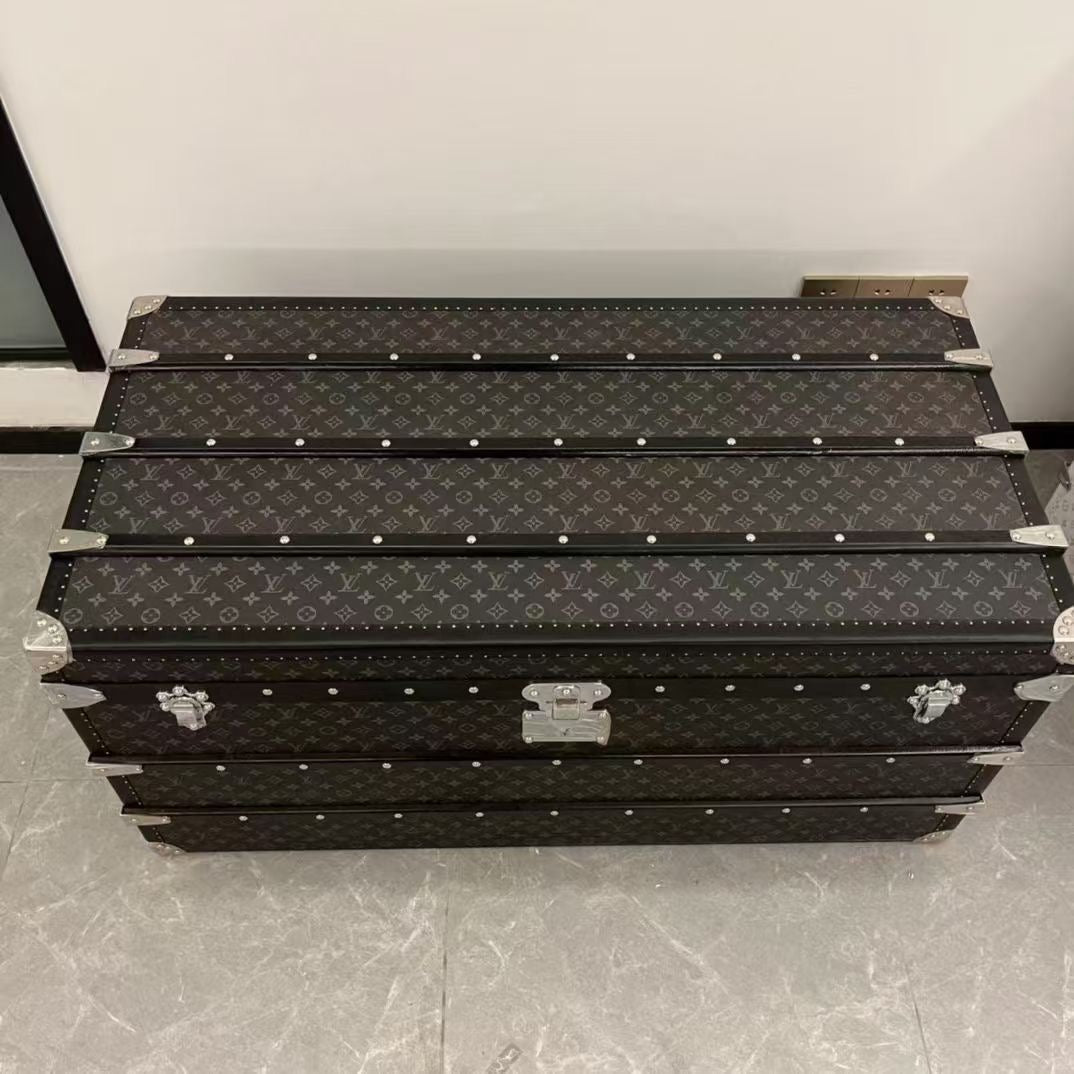 CUSTOM LV BLACK TRUNK