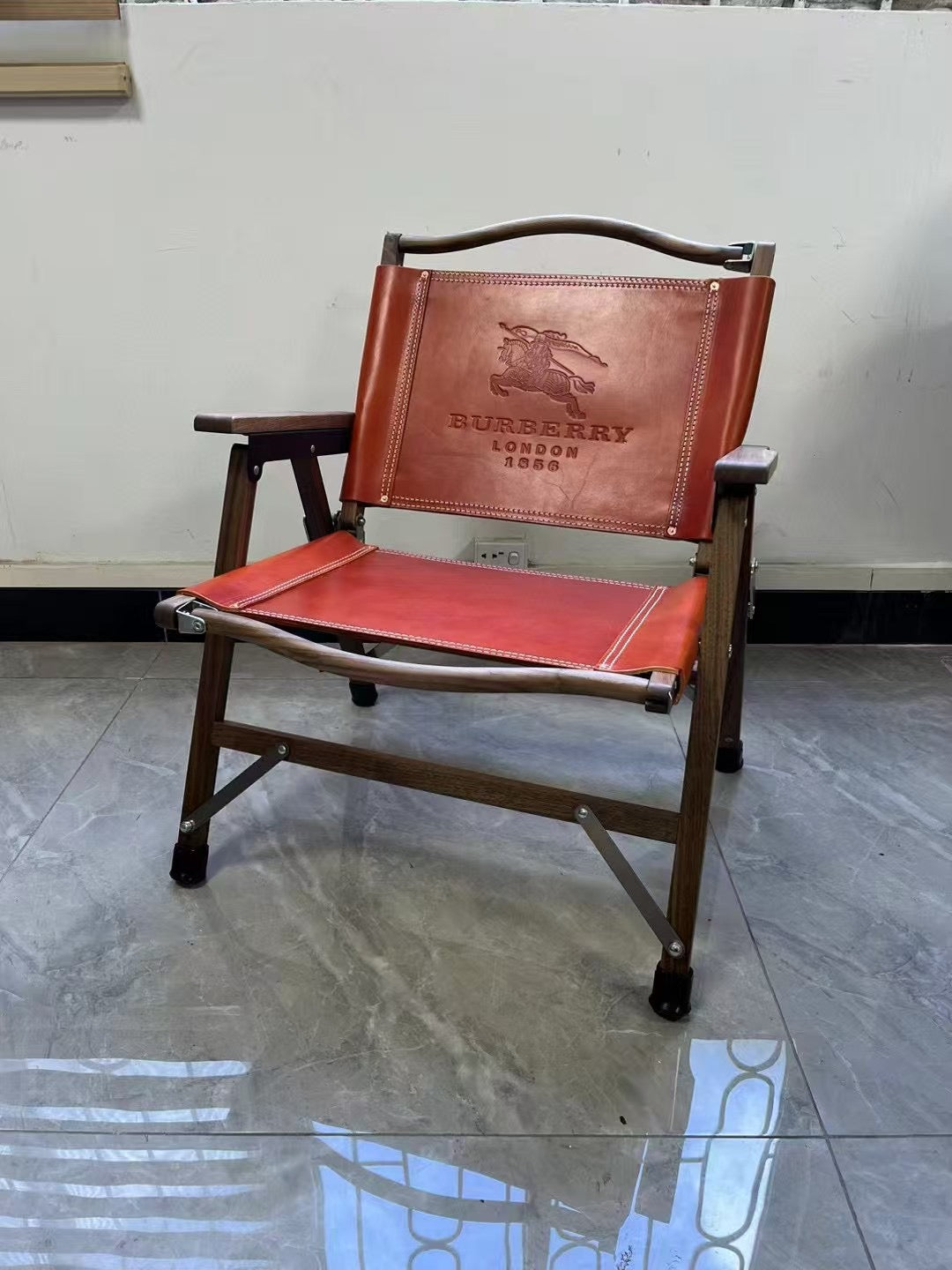 BURBERRY LEATHER FOLDING CHAIR