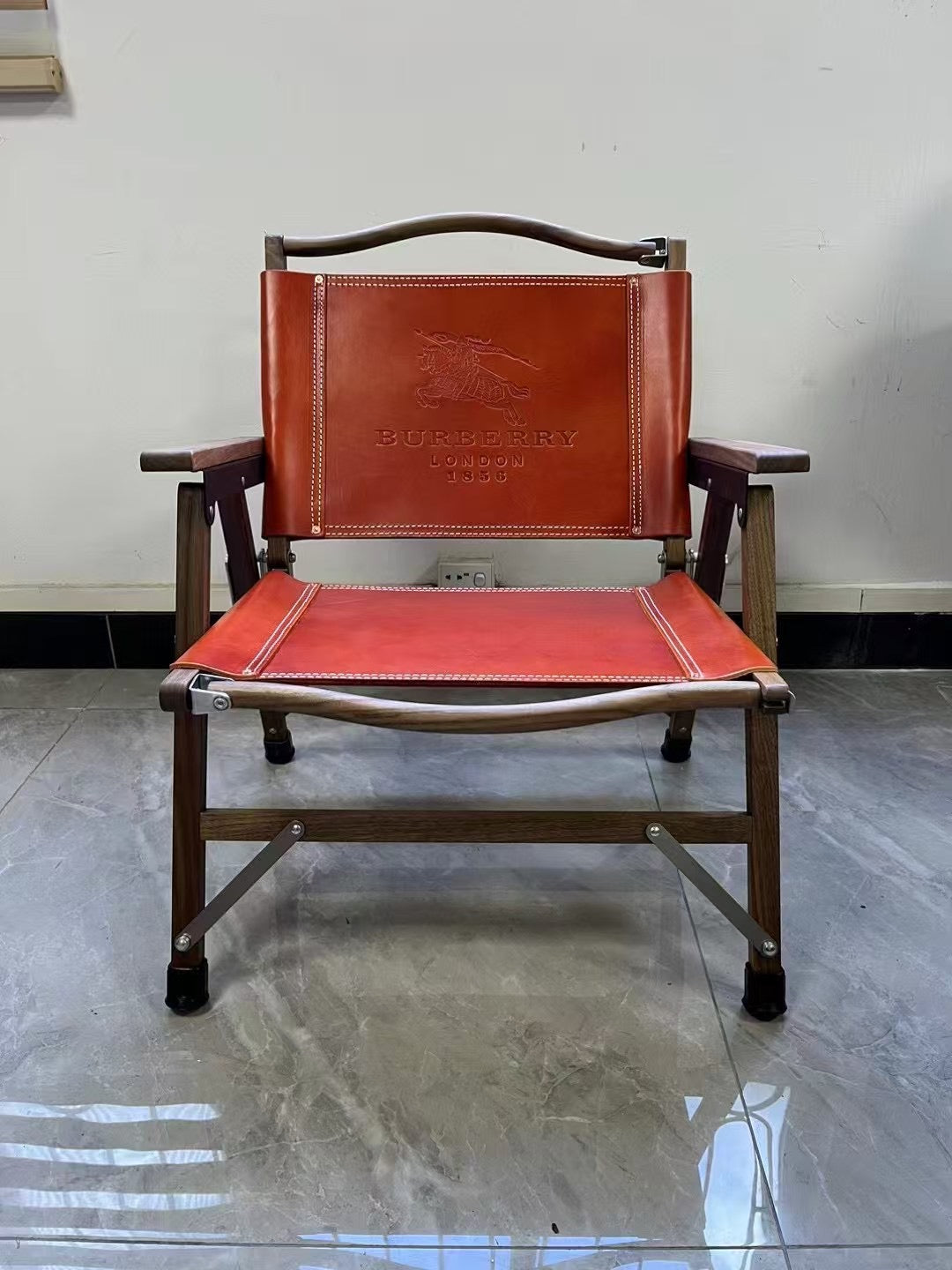 BURBERRY LEATHER FOLDING CHAIR