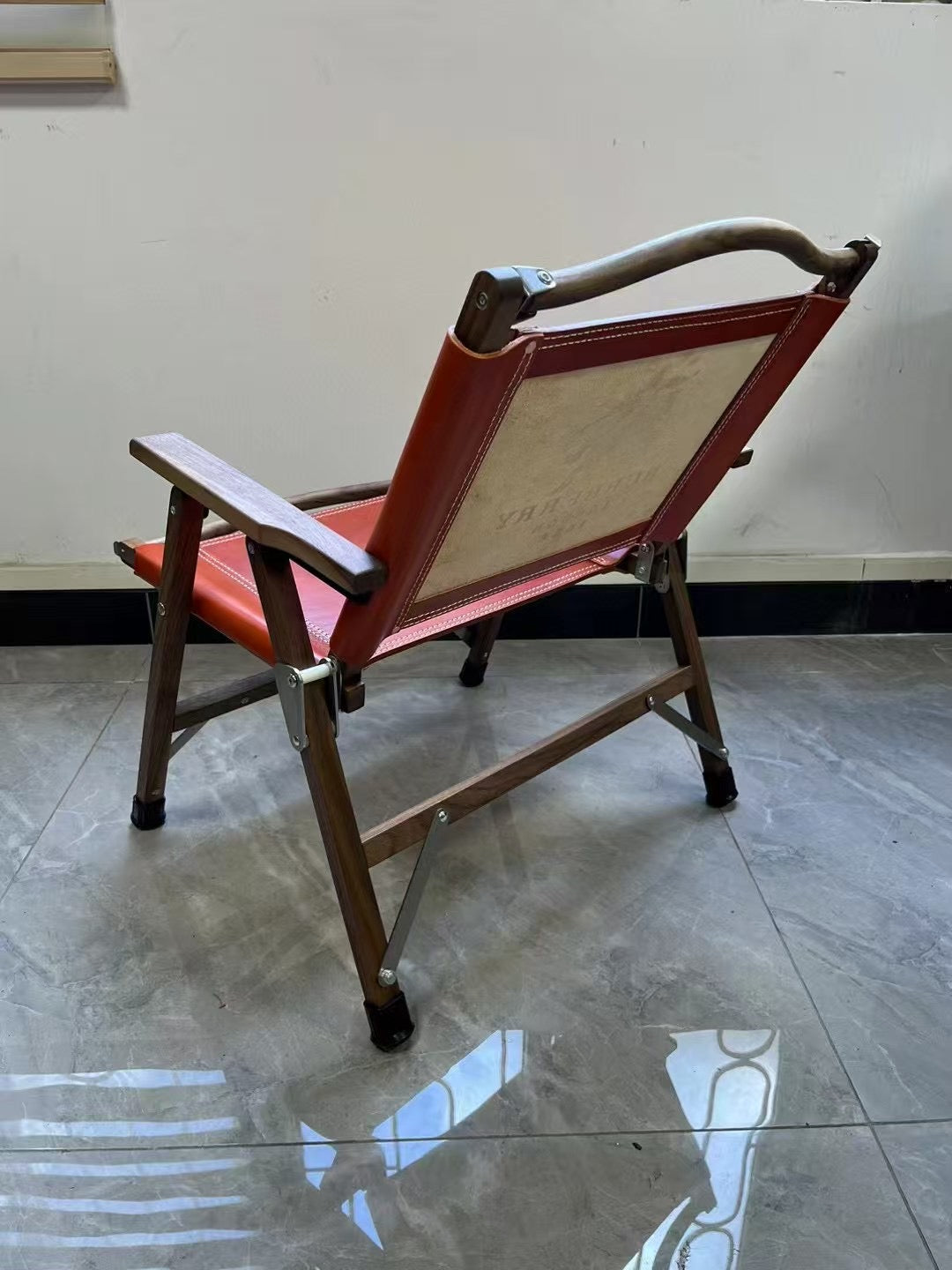 BURBERRY LEATHER FOLDING CHAIR