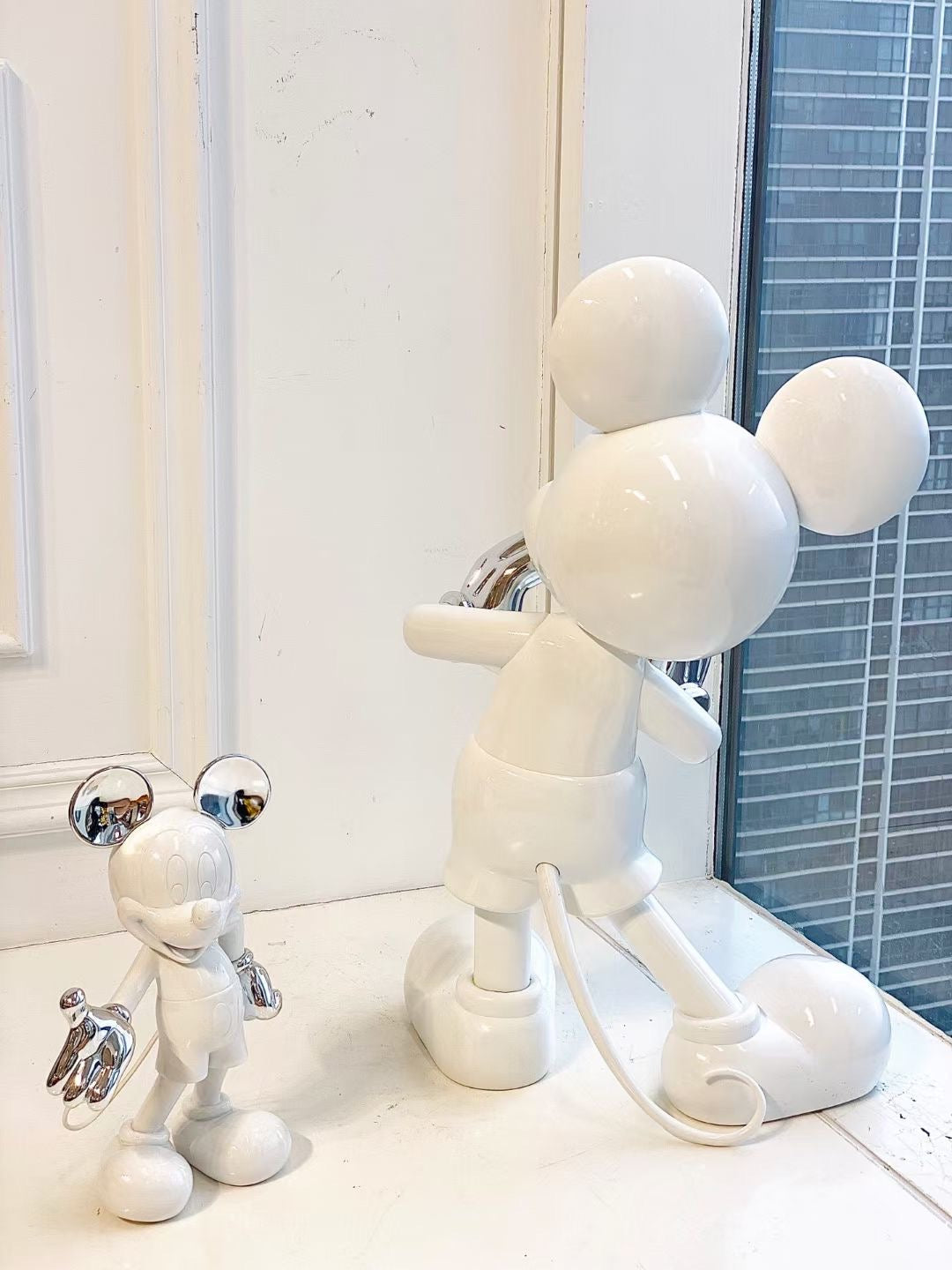 MICKEY MOUSE WITH LOVE FIGURE