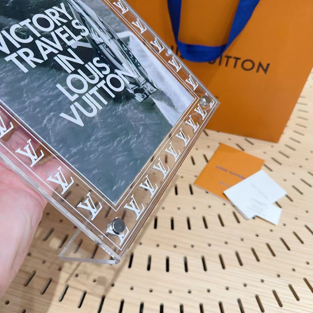 CUSTOM TRANSPARENT PICTURE FRAME