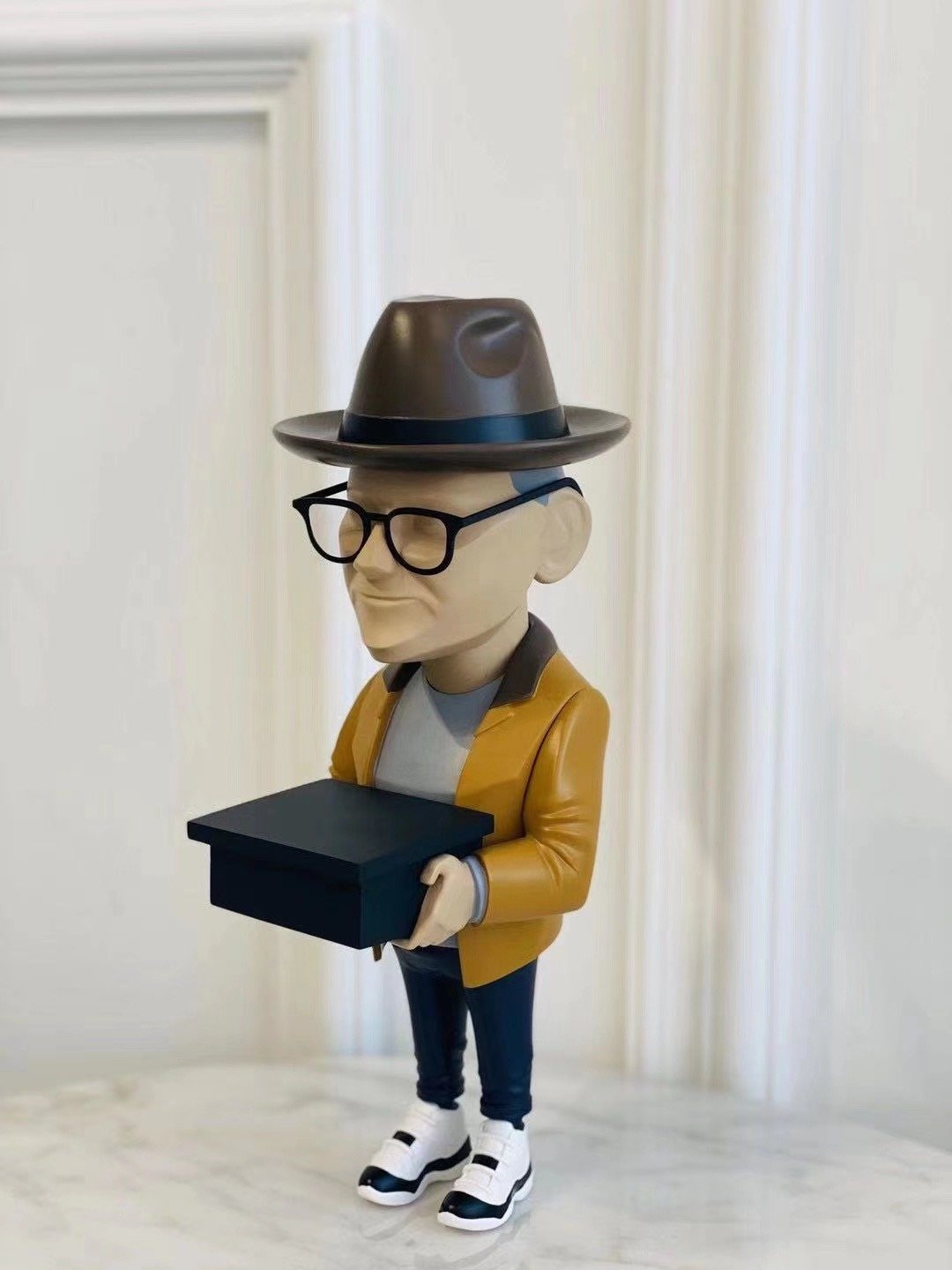 SHOE DESIGNER TINKER HATFIELD FIGURINE AUTHORS SERIES