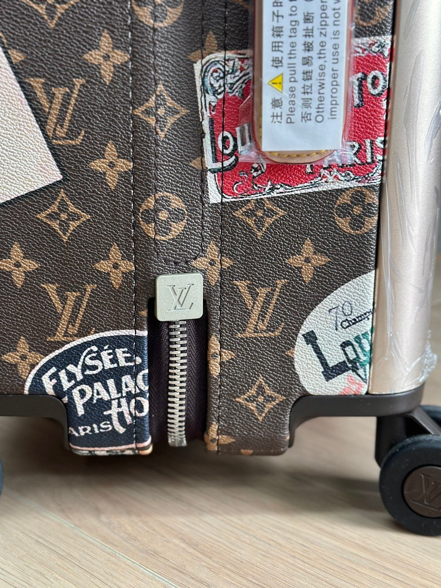 CUSTOM TRAVEL PATCHES CABIN 37L HORIZON 55 SUITCASE
