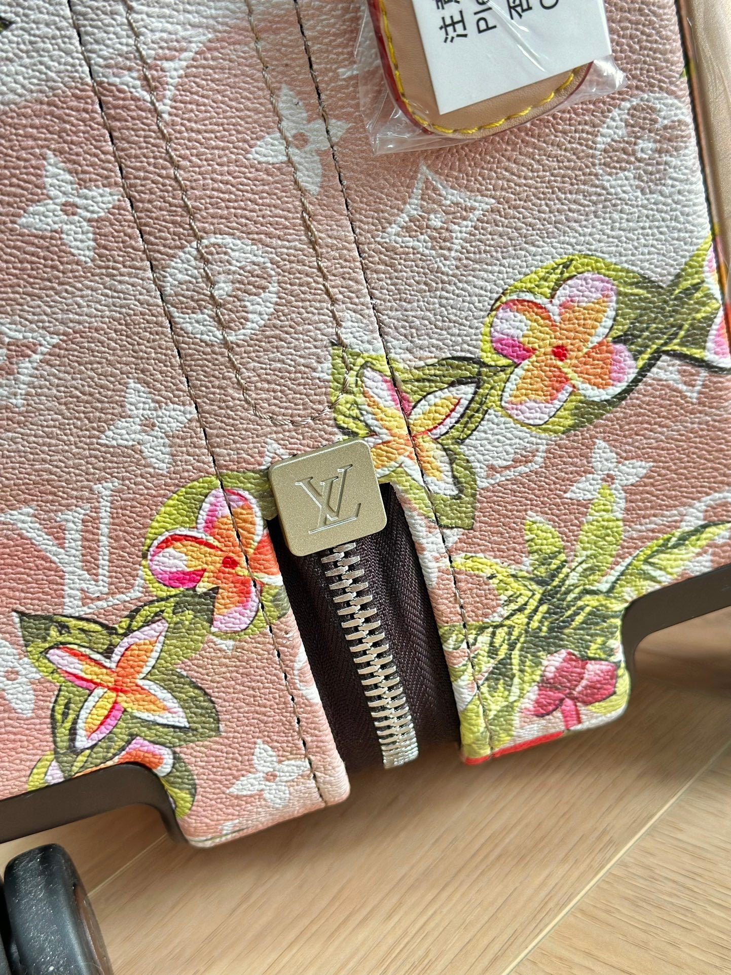 CUSTOM SUMMER SURFING CABIN 37L HORIZON 55 SUITCASE