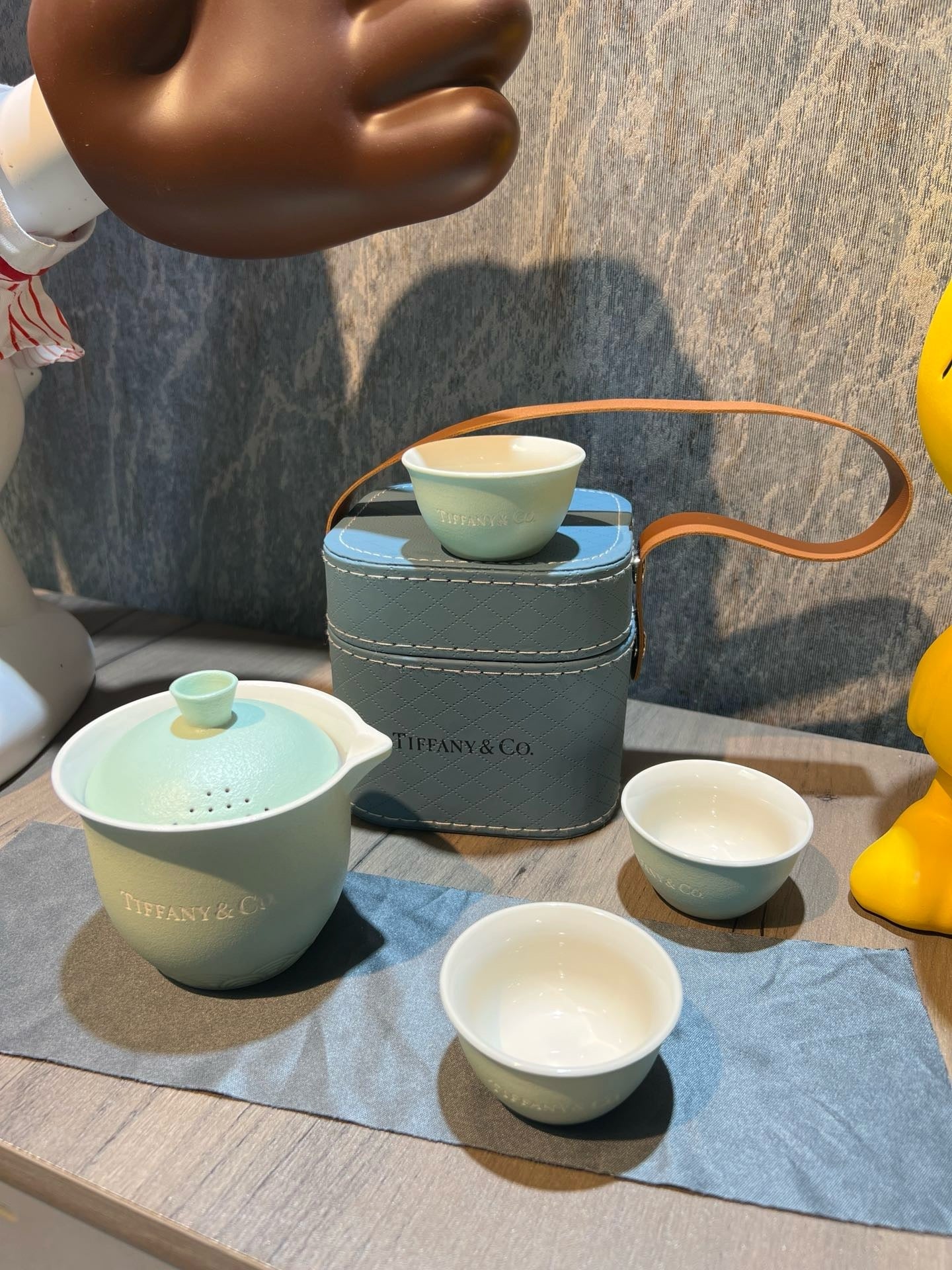 TIFFANY TEA CUP SET