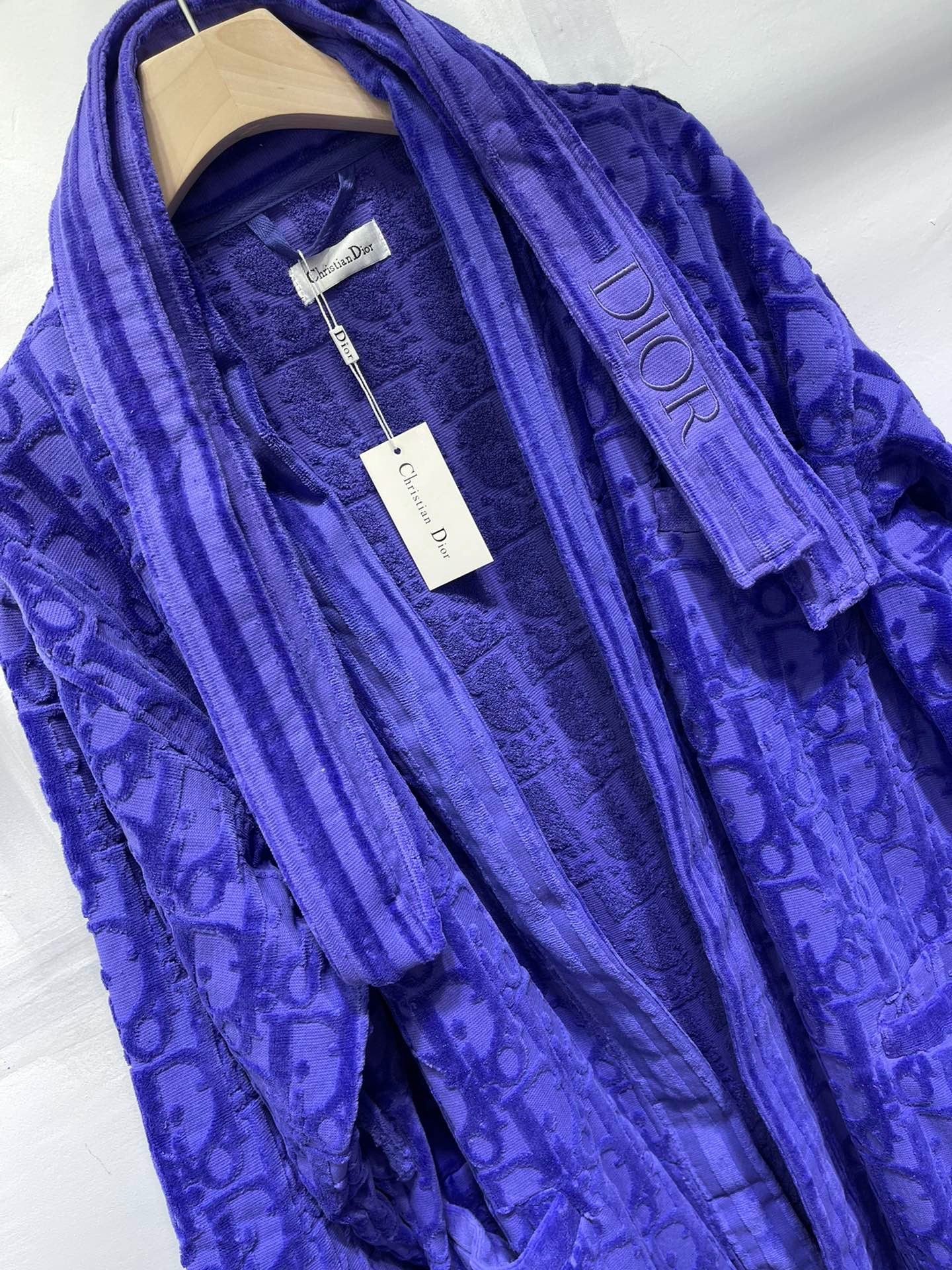 CHRISTIAN OBLIQUE BATH ROBE