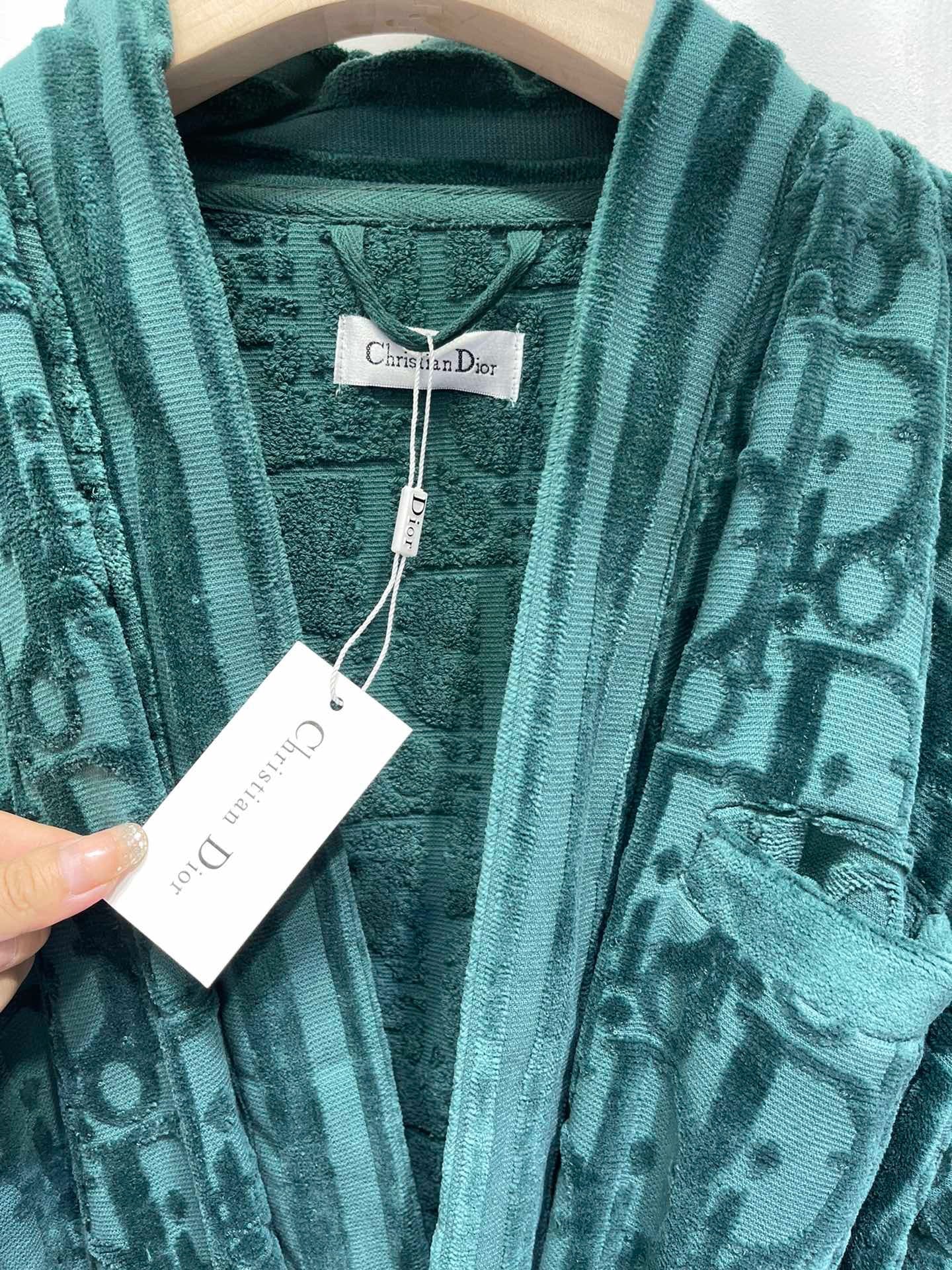CHRISTIAN OBLIQUE BATH ROBE