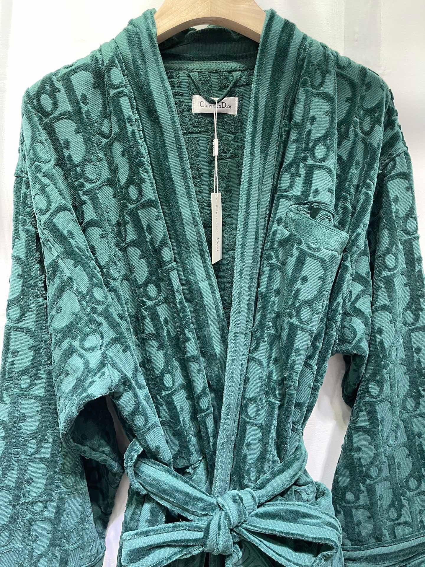 CHRISTIAN OBLIQUE BATH ROBE