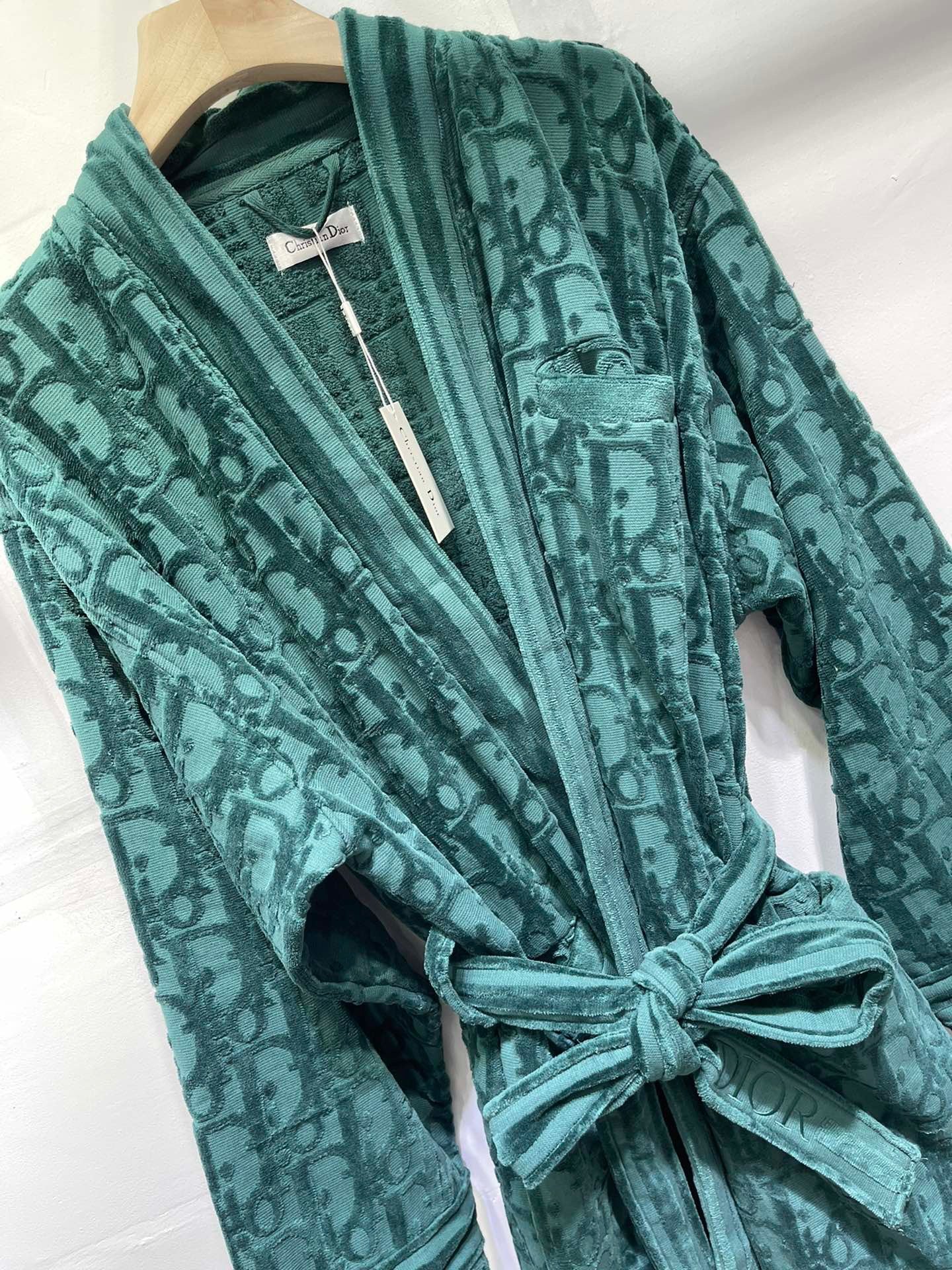 CHRISTIAN OBLIQUE BATH ROBE