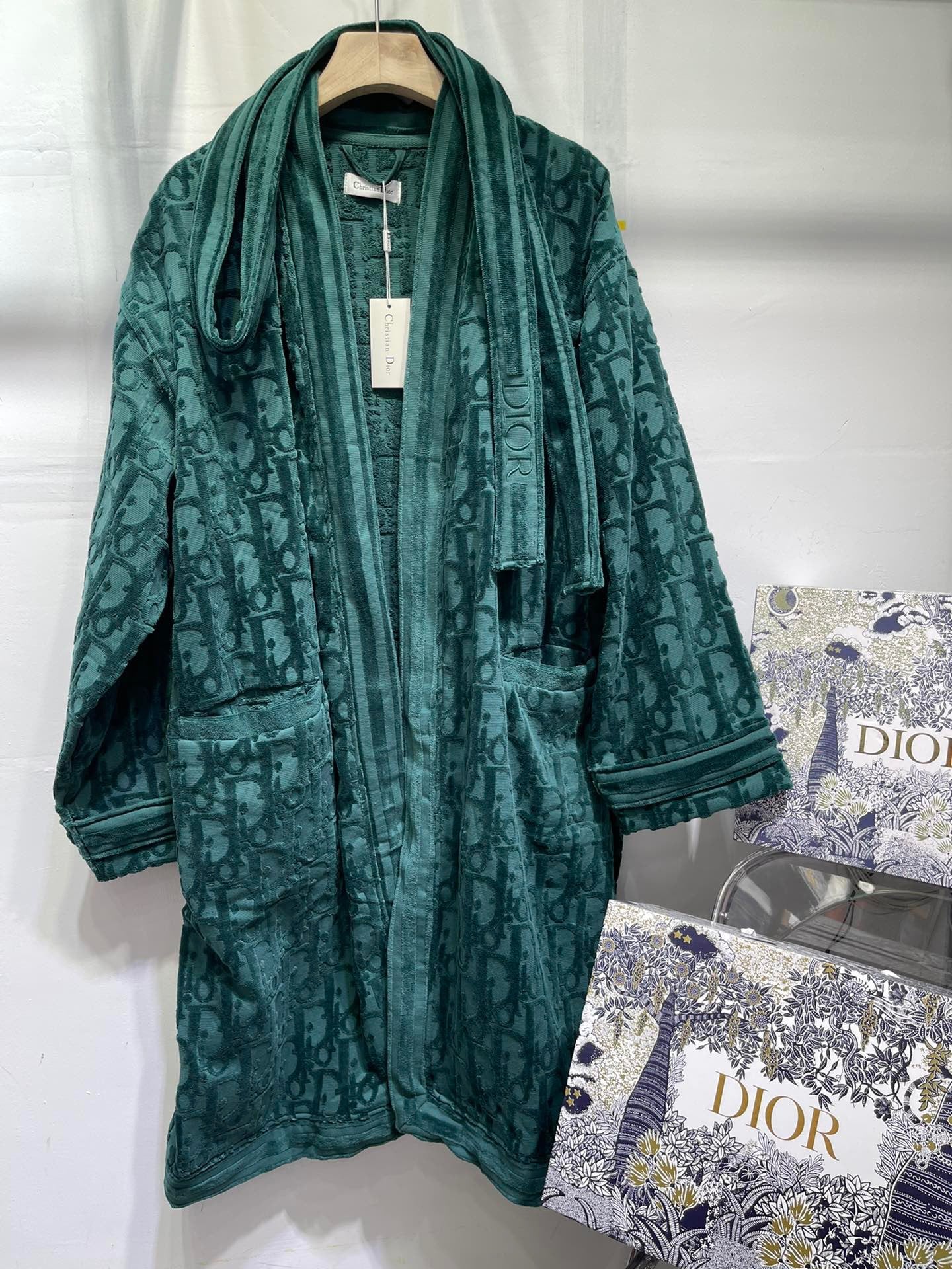CHRISTIAN OBLIQUE BATH ROBE