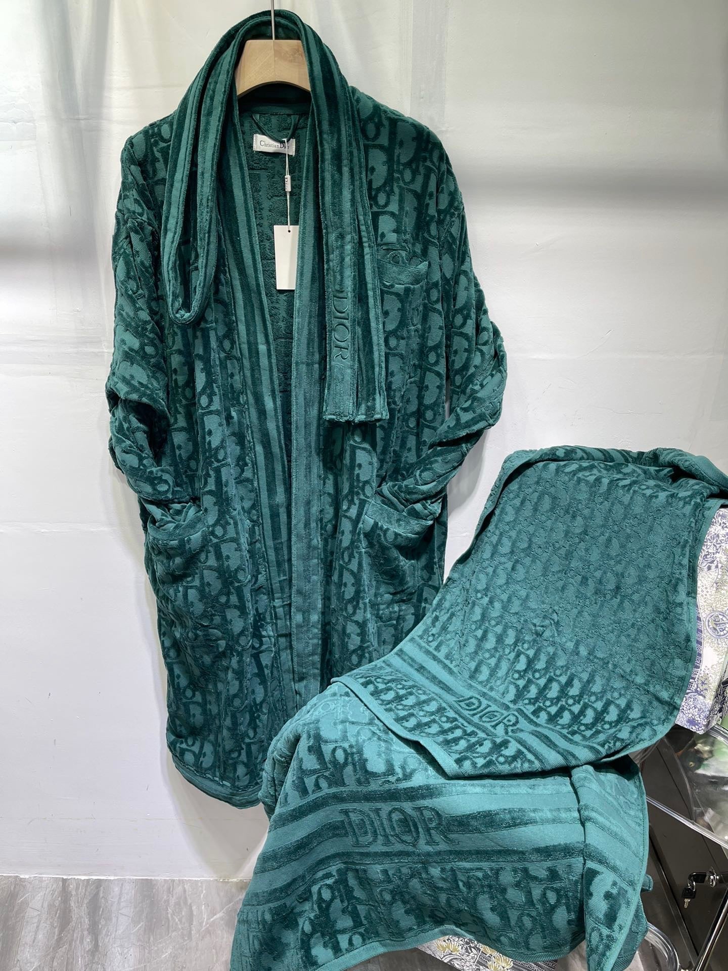 CHRISTIAN OBLIQUE BATH ROBE
