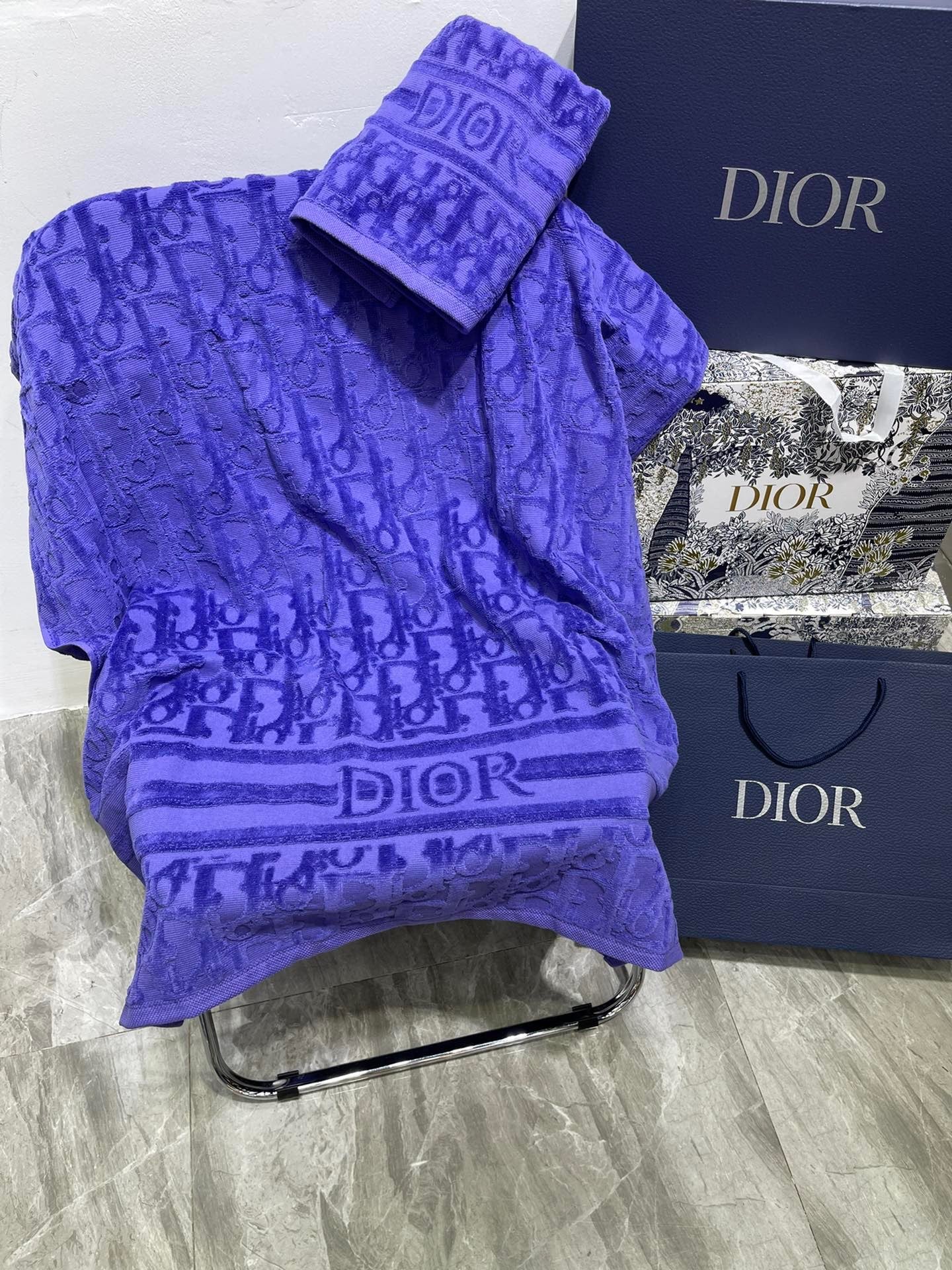 CHRISTIAN OBLIQUE BATH & FACE TOWEL SET
