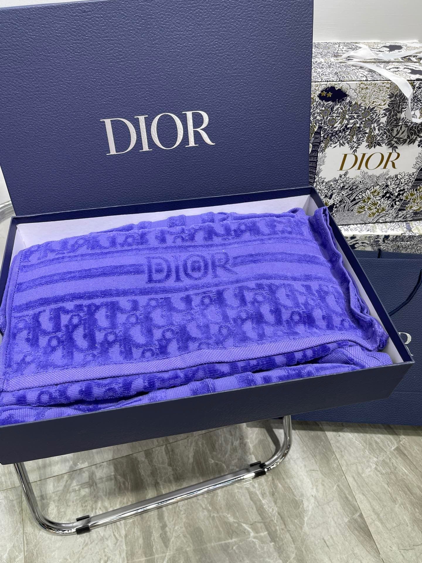 CHRISTIAN OBLIQUE BATH & FACE TOWEL SET