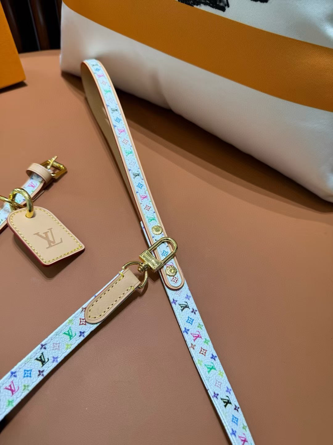 LV DOG COLLAR AND LEASH (WHITE MURAKAMI)