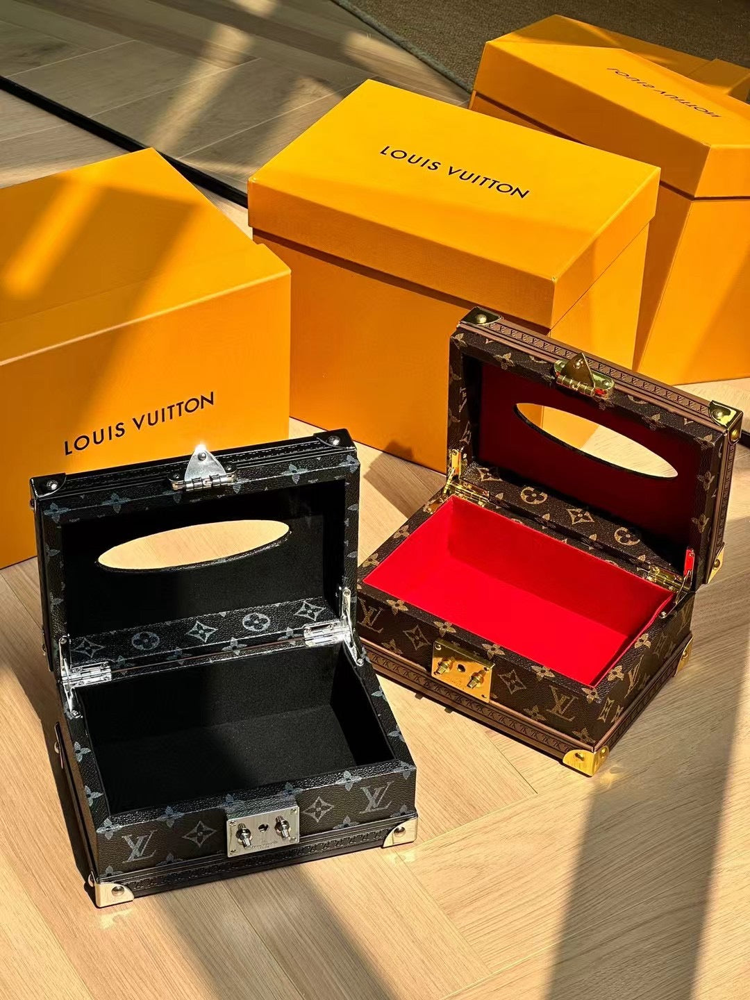 LV TISSUE BOX COVER