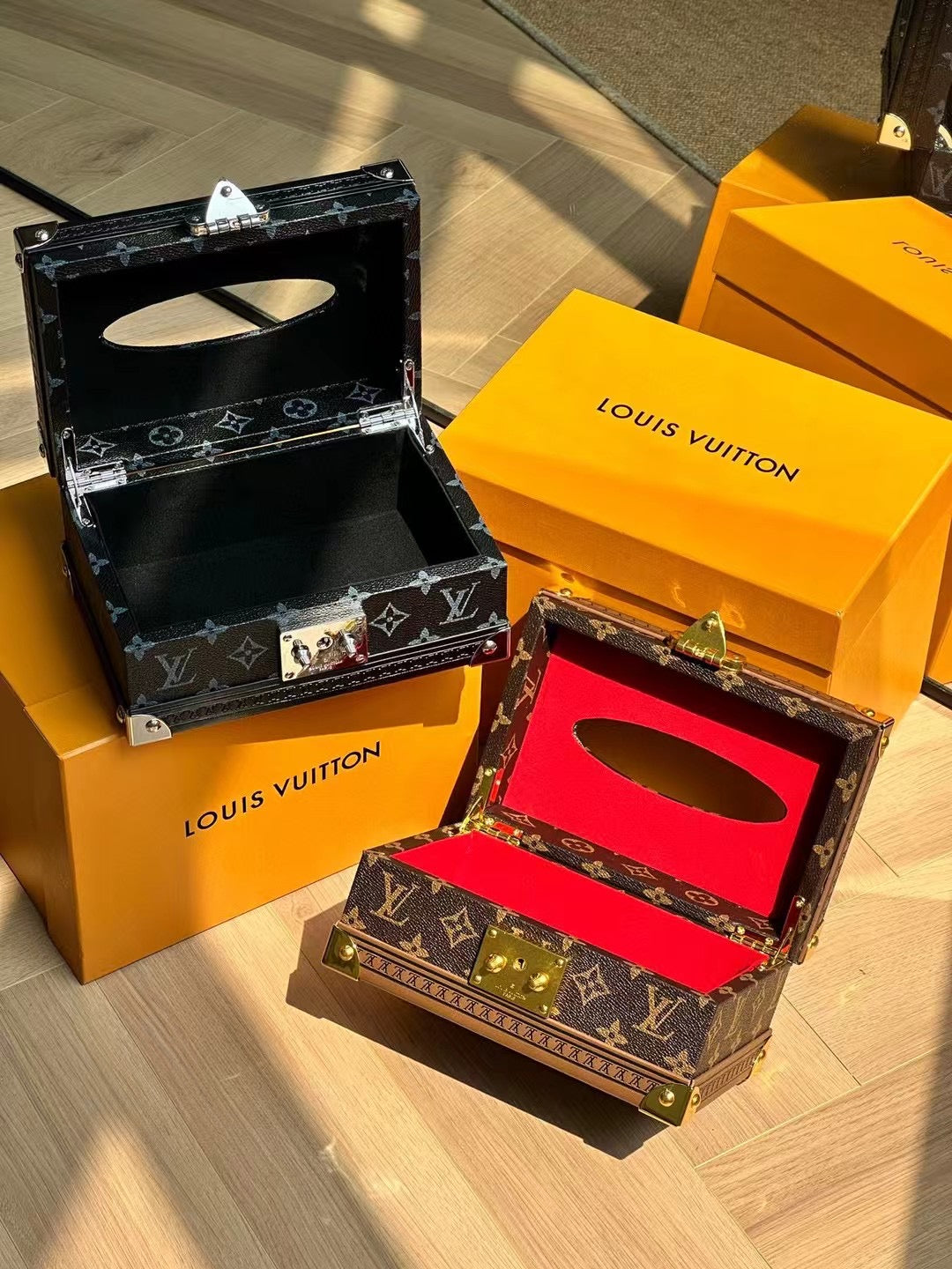 LV TISSUE BOX COVER