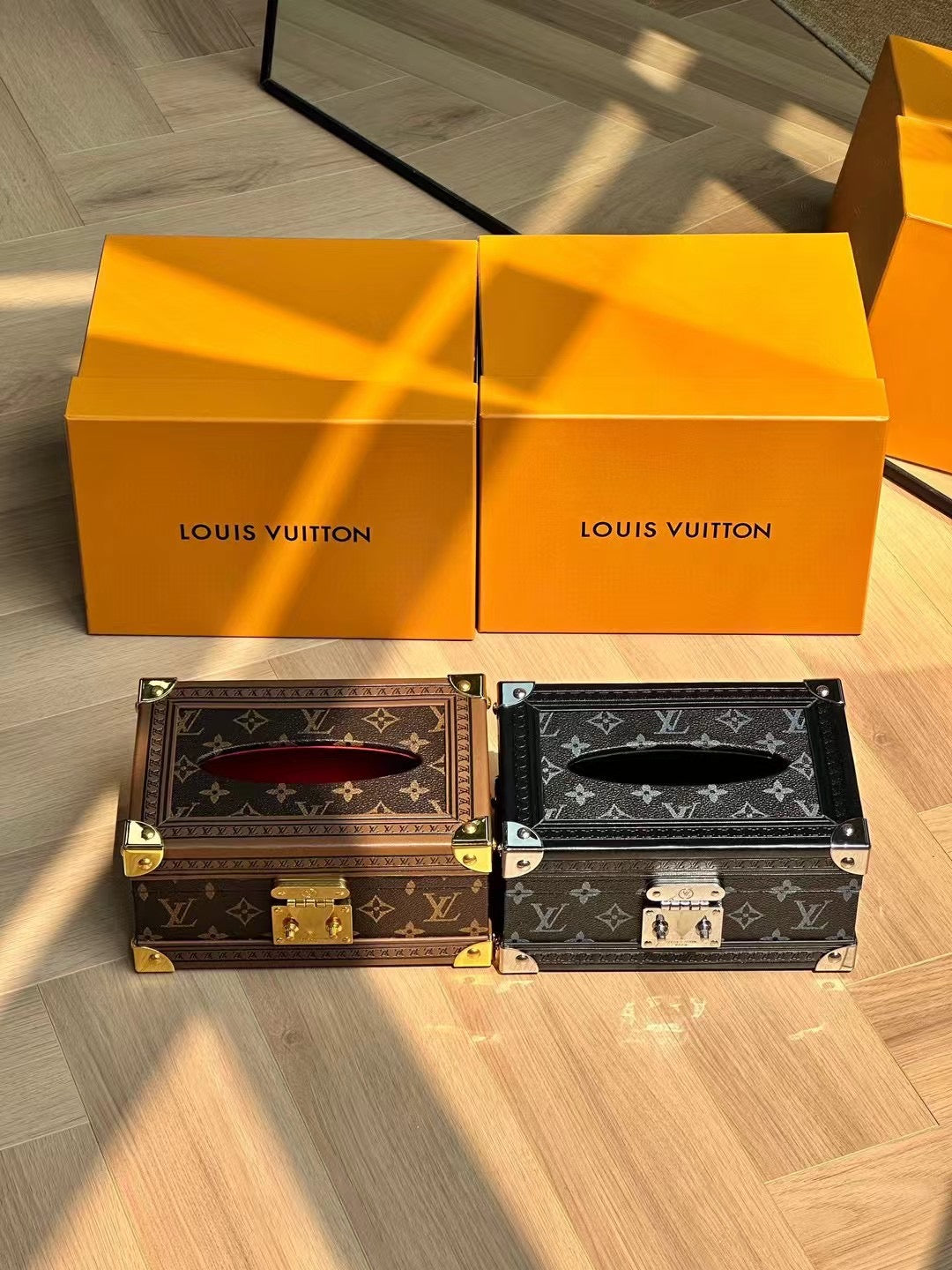 LV TISSUE BOX COVER