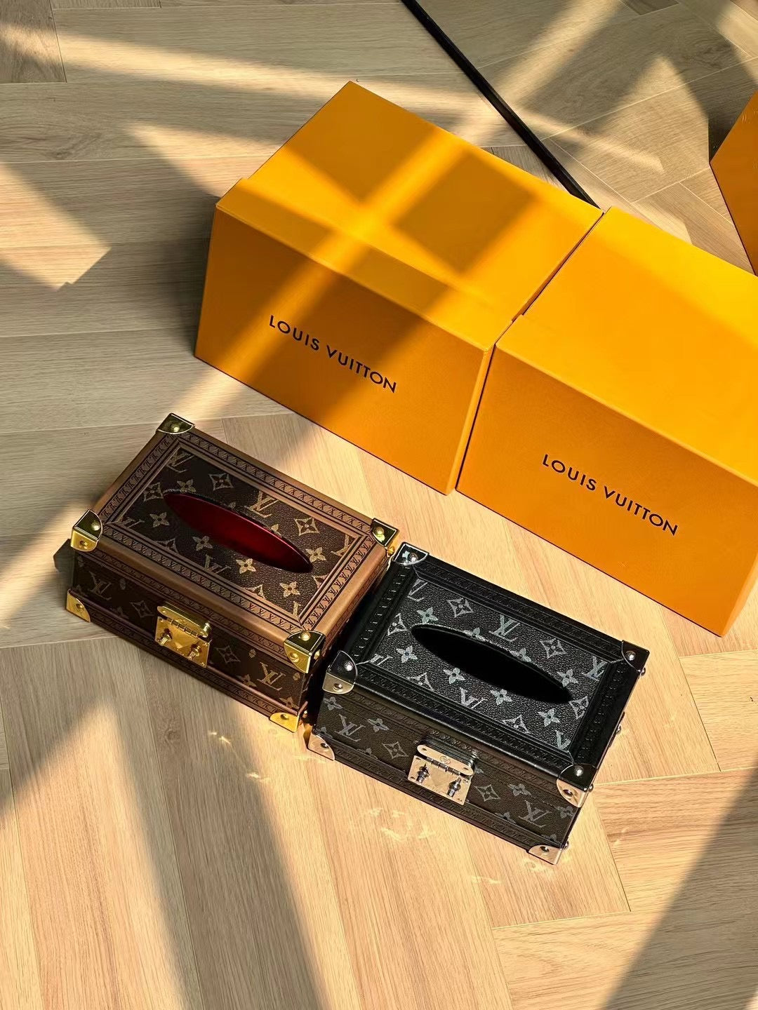 LV TISSUE BOX COVER