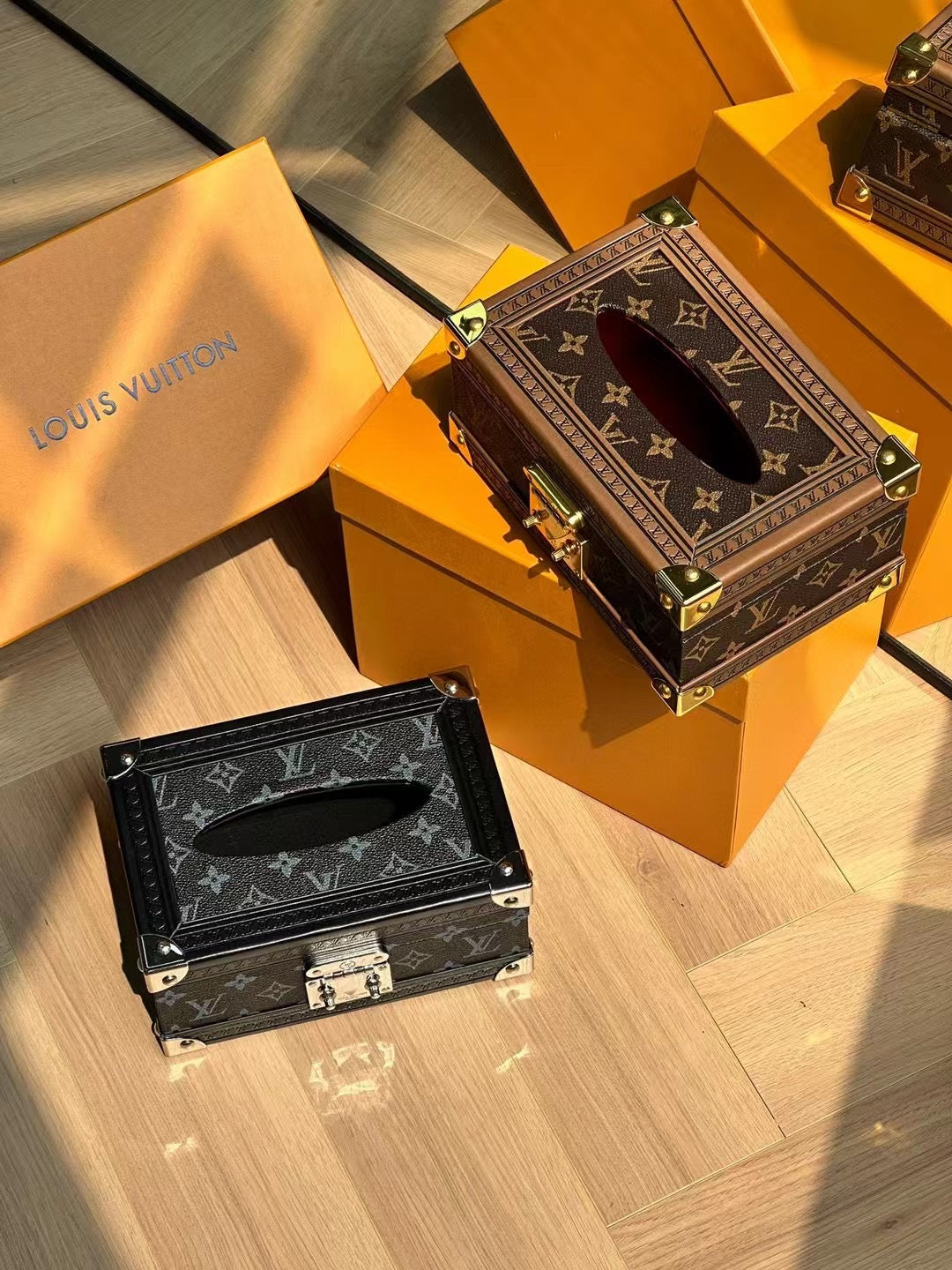 LV TISSUE BOX COVER