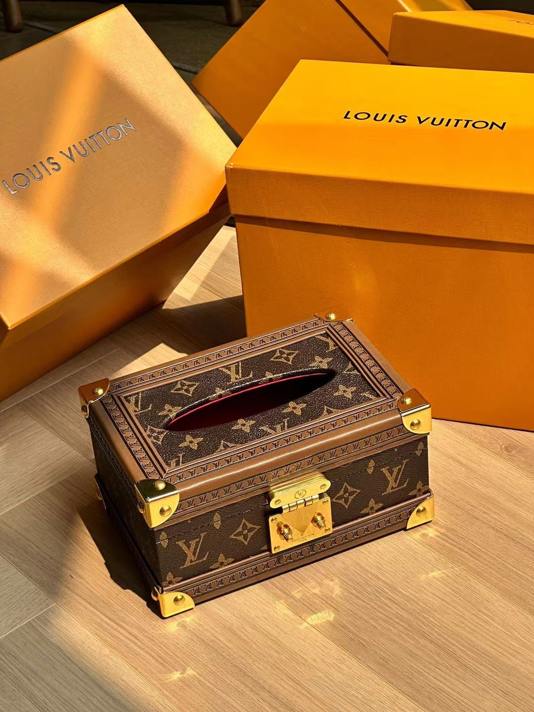 LV TISSUE BOX COVER