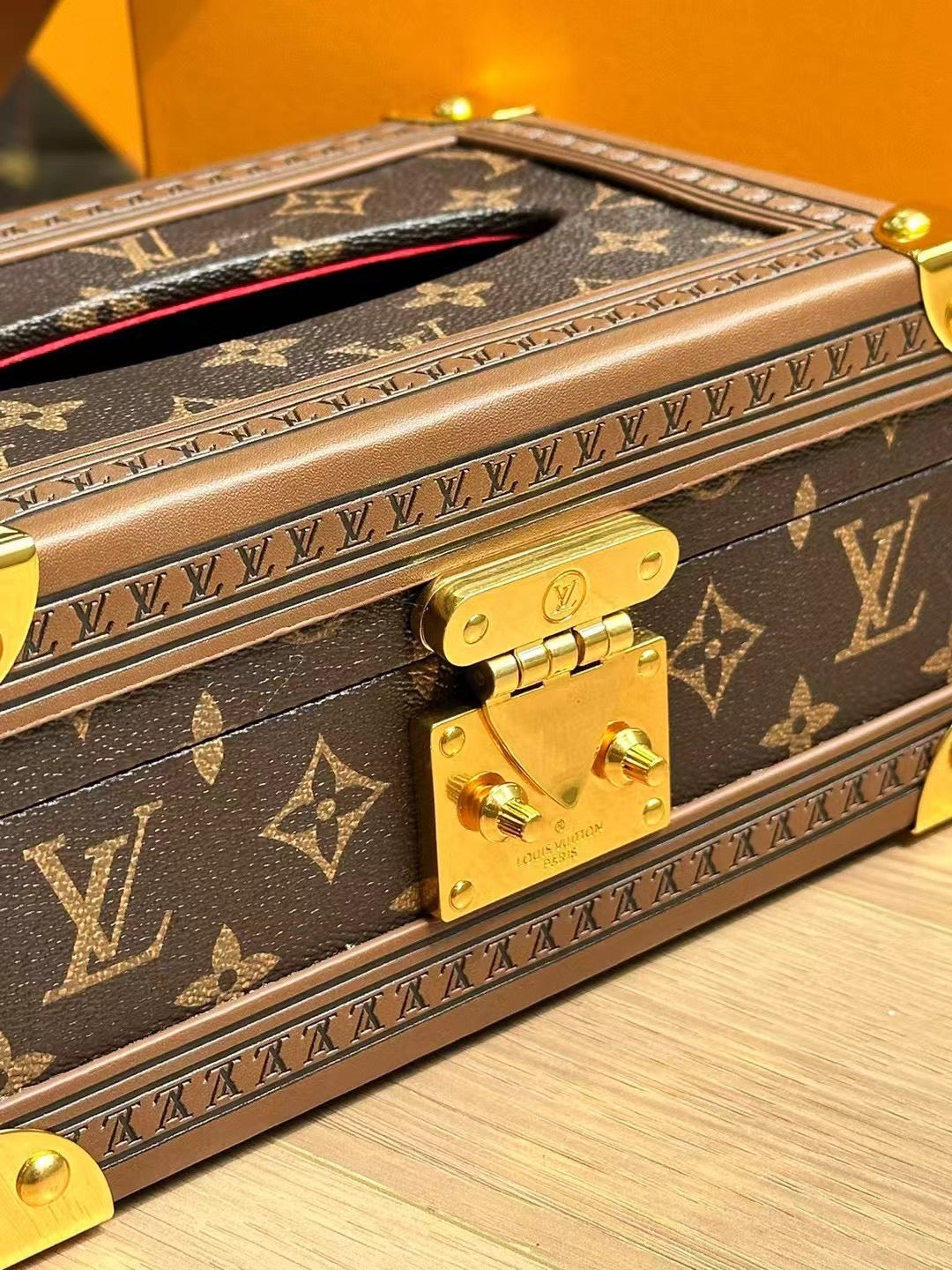 LV TISSUE BOX COVER