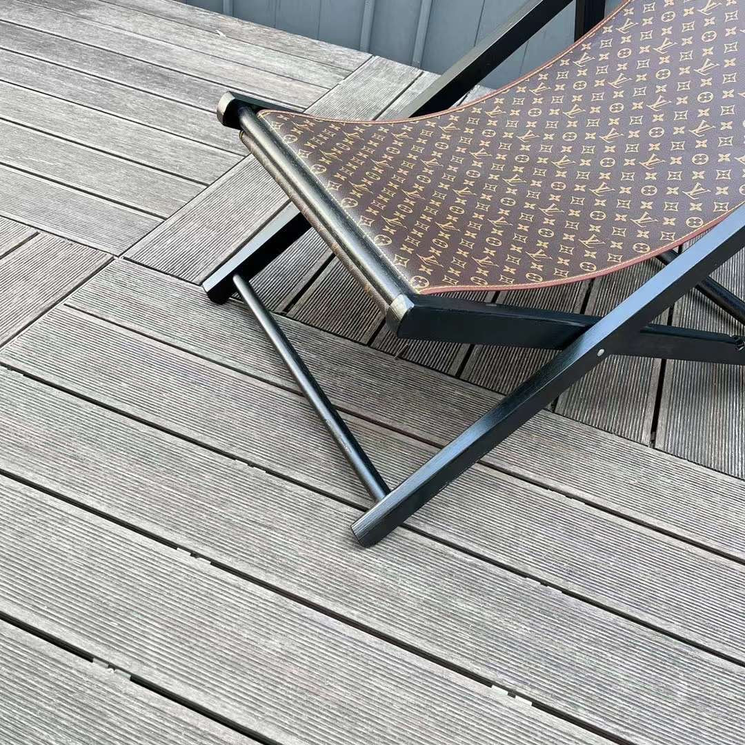 LV BEACH LOUNGE CHAIR