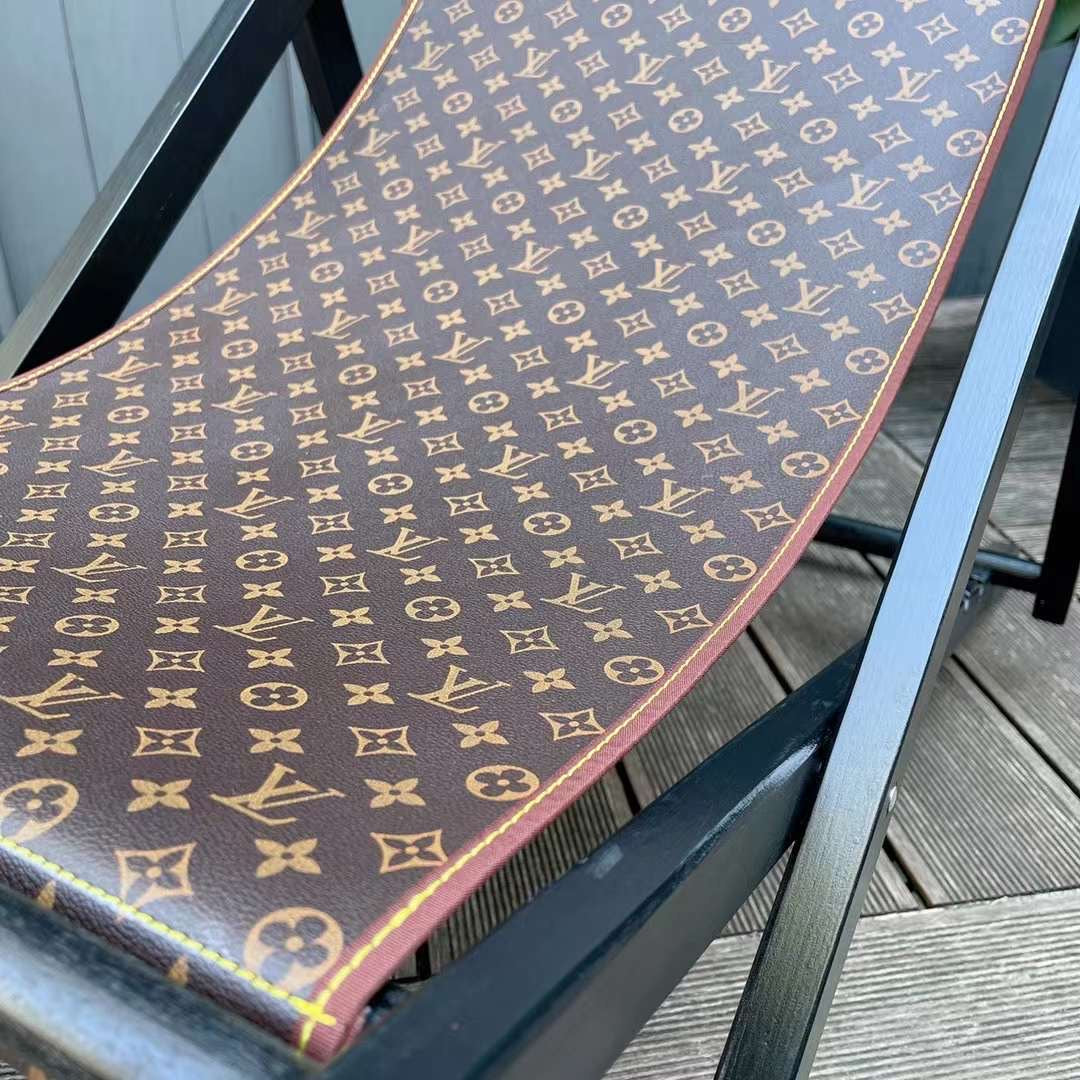 LV BEACH LOUNGE CHAIR