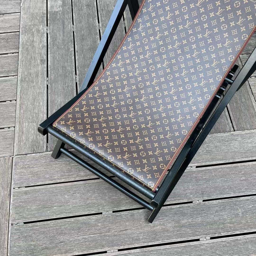 LV BEACH LOUNGE CHAIR
