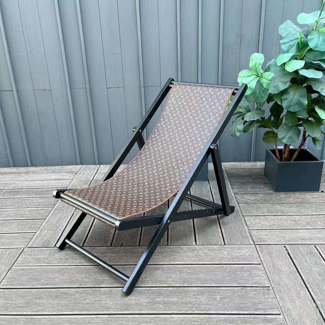LV BEACH LOUNGE CHAIR