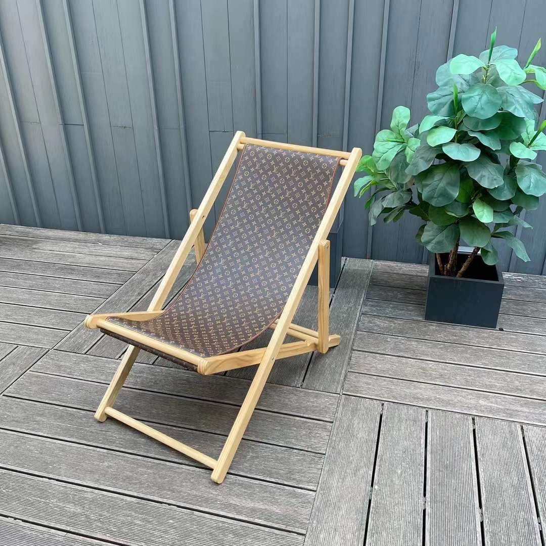 LV BEACH LOUNGE CHAIR