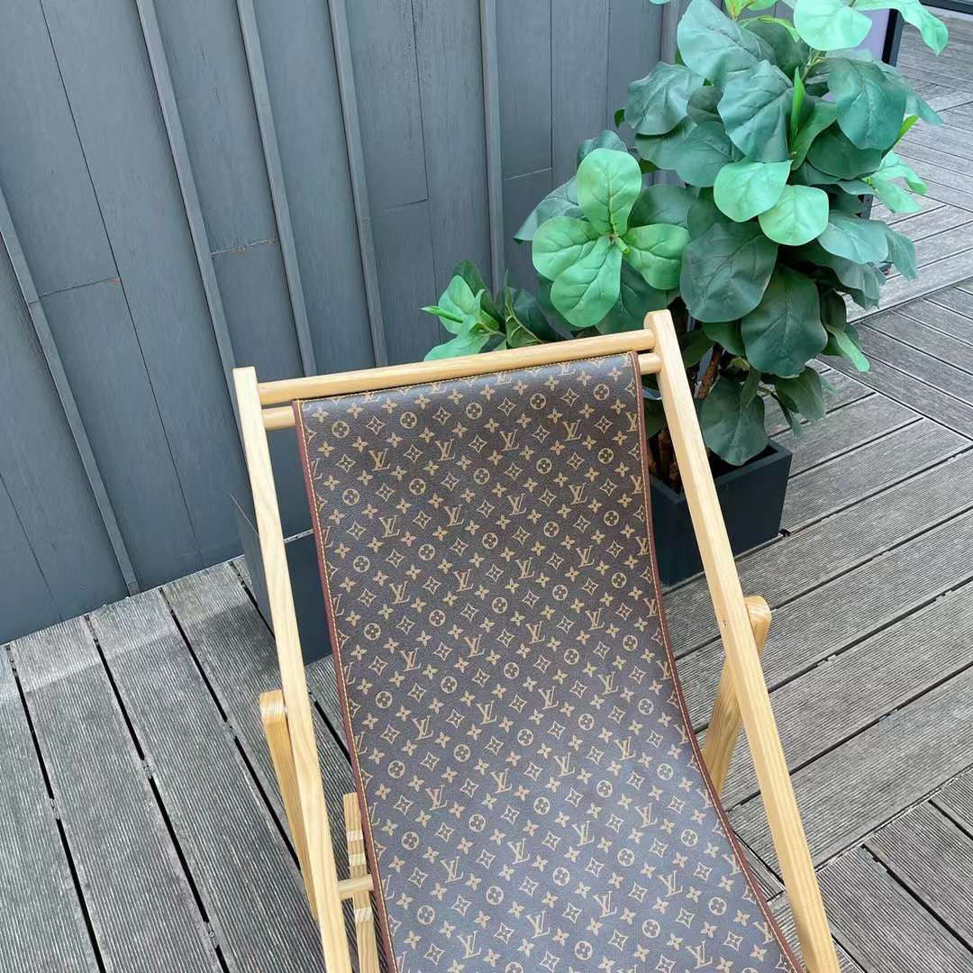 LV BEACH LOUNGE CHAIR
