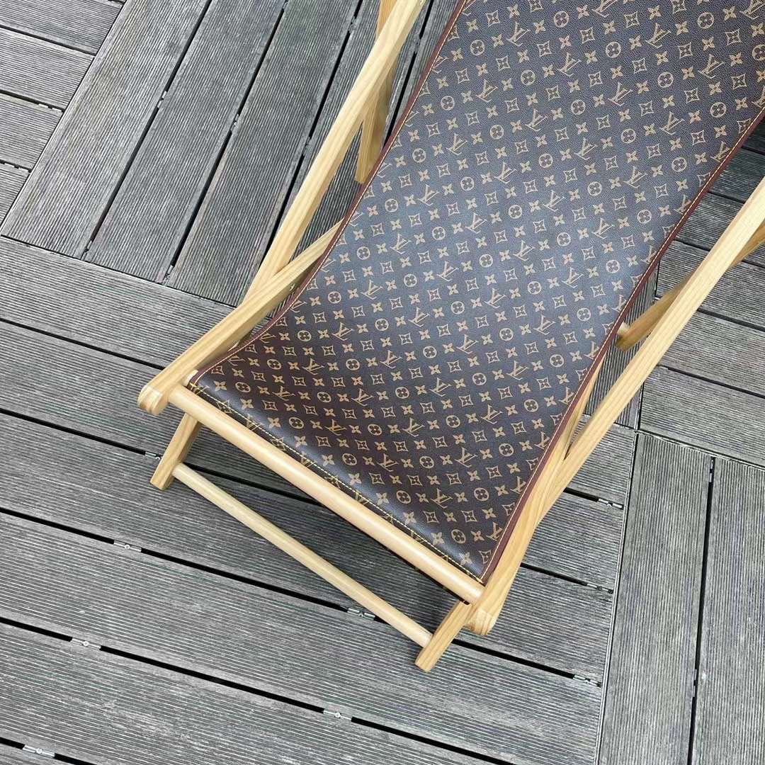 LV BEACH LOUNGE CHAIR