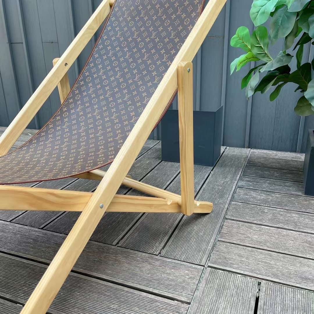 LV BEACH LOUNGE CHAIR
