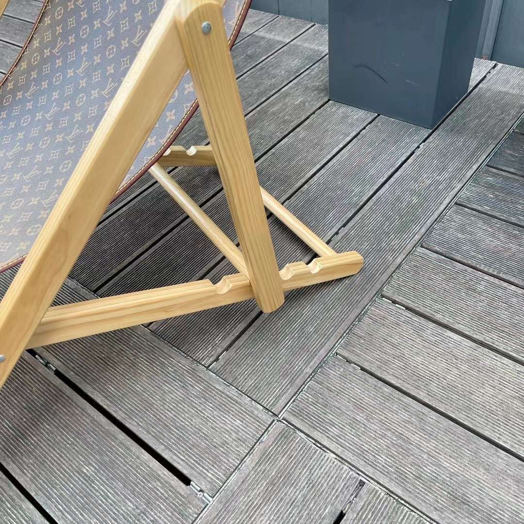 LV BEACH LOUNGE CHAIR