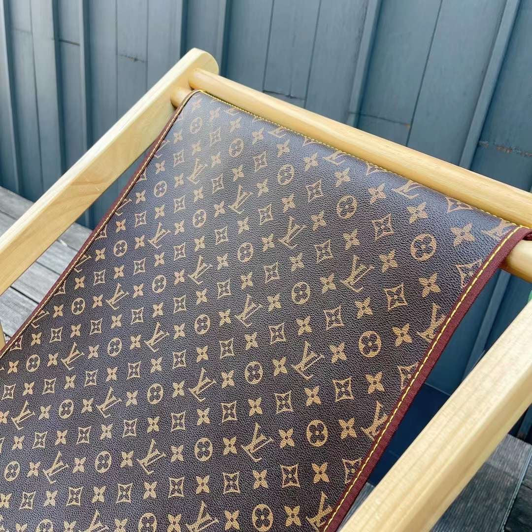 LV BEACH LOUNGE CHAIR