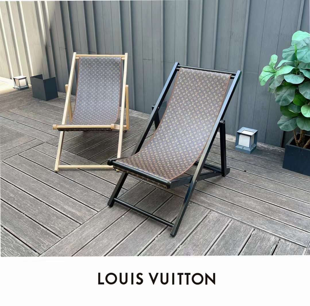 LV BEACH LOUNGE CHAIR