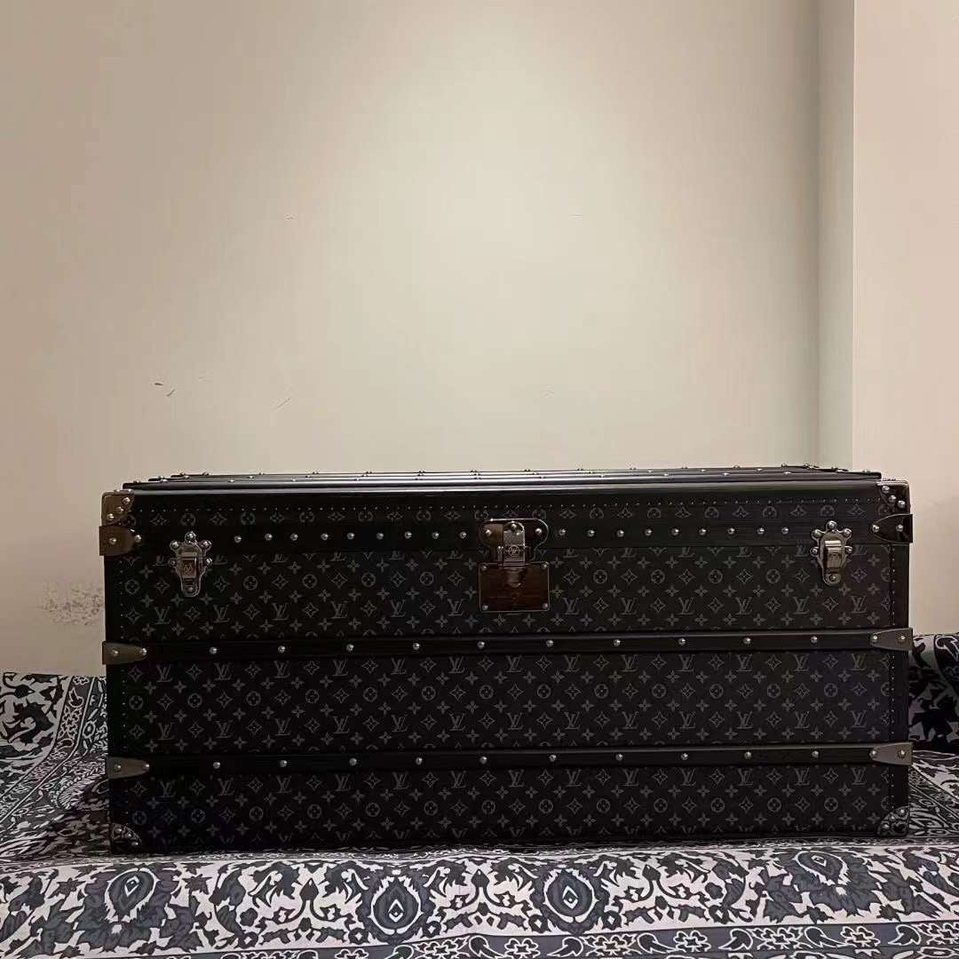 CUSTOM LV BLACK TRUNK
