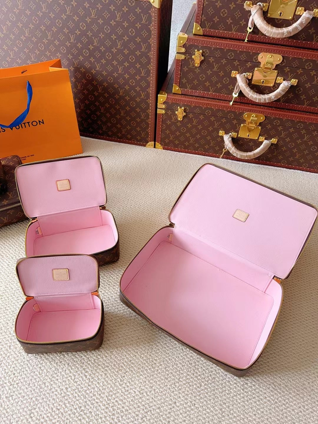 CUSTOM LV MAKE UP 3 IN 1 POUCH SET