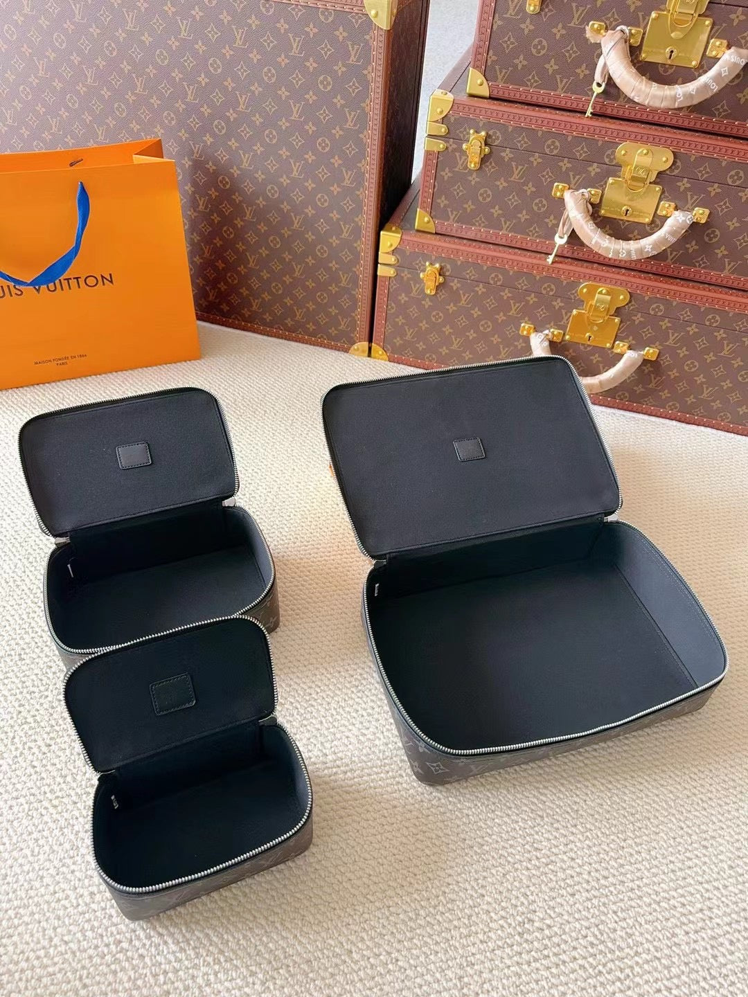 CUSTOM LV MAKE UP 3 IN 1 POUCH SET