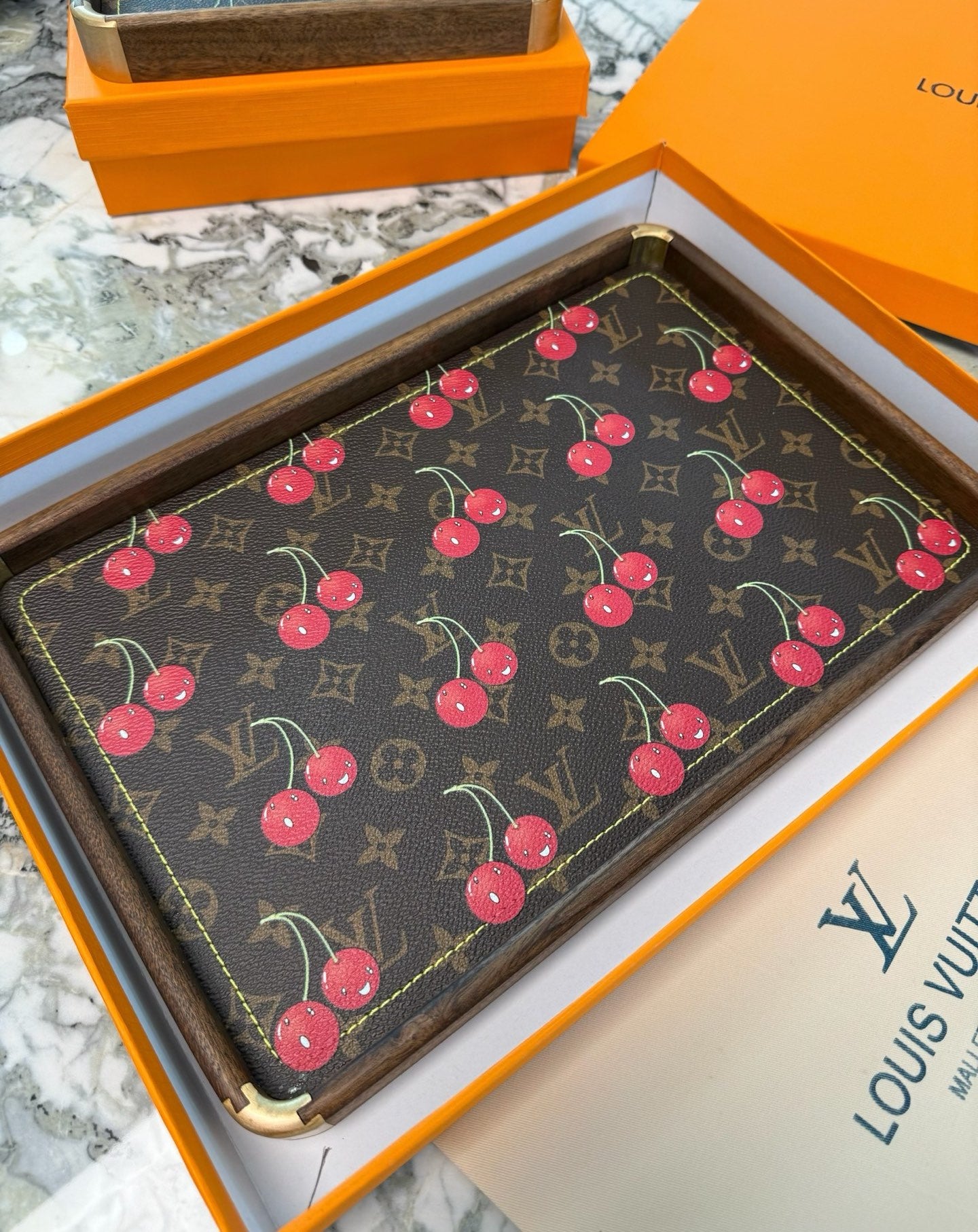 LV RECTANGLE SERVING TRAY (CHERRY)
