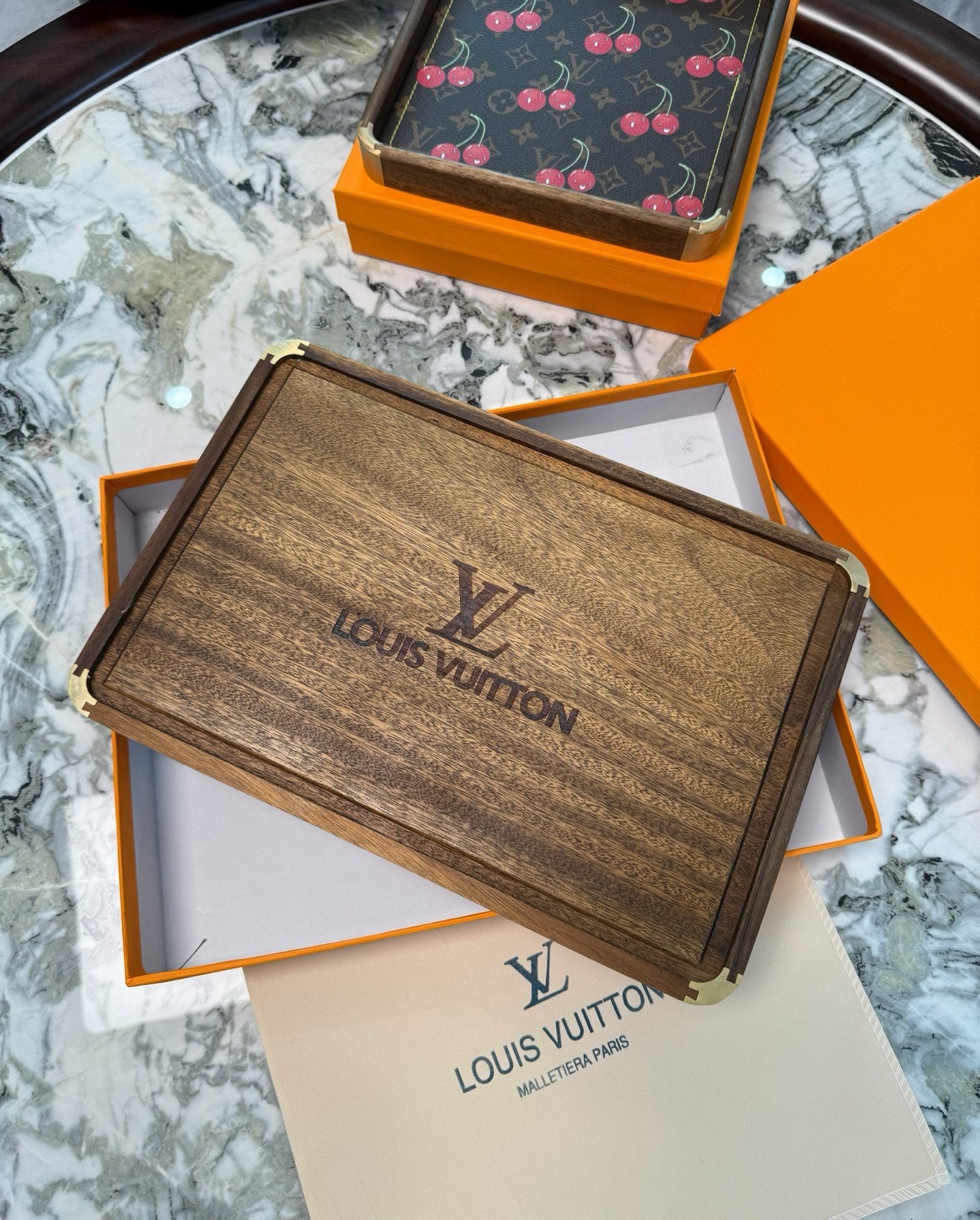 LV RECTANGLE SERVING TRAY (CHERRY)