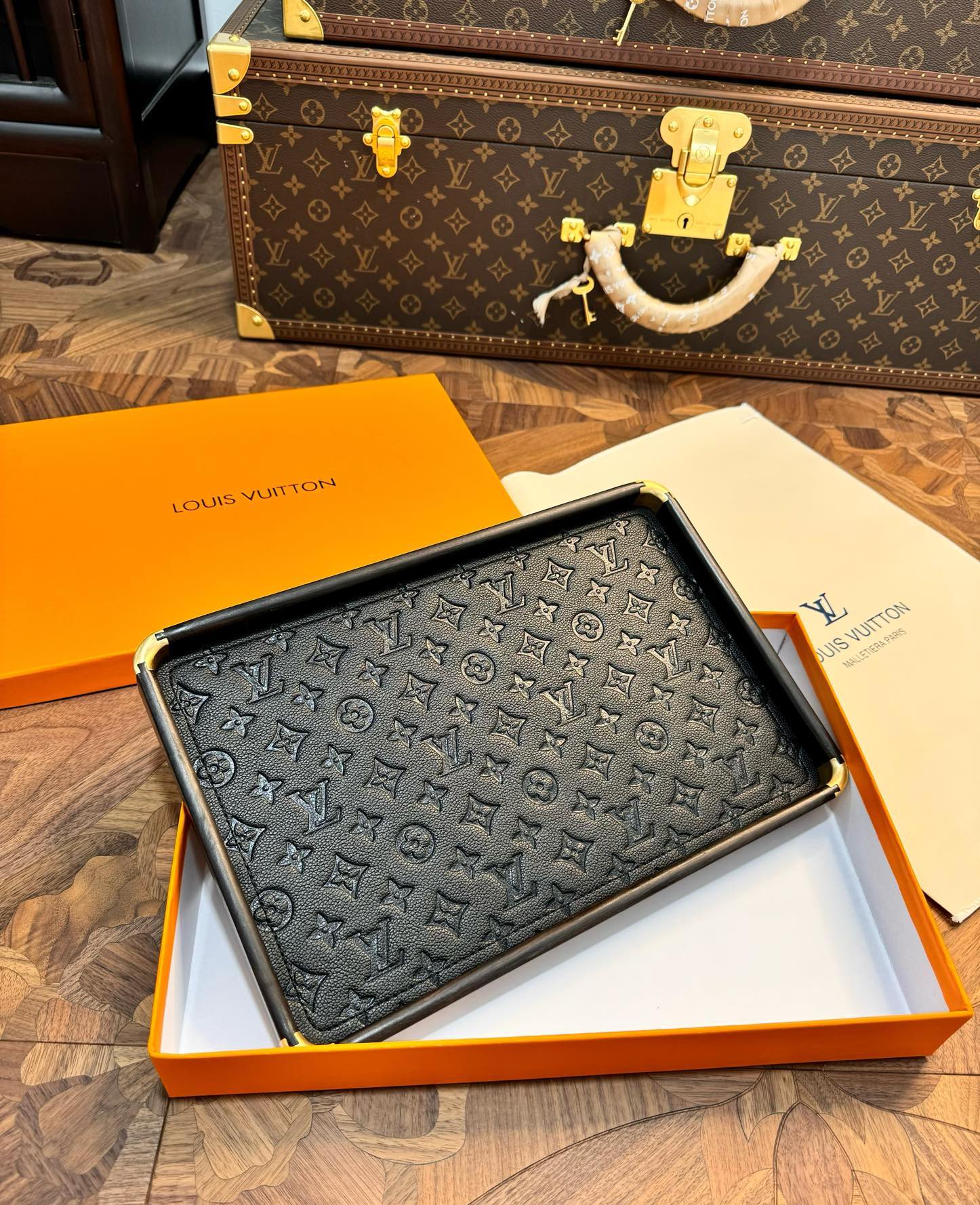 LV RECTANGLE SERVING TRAY (BLACK)