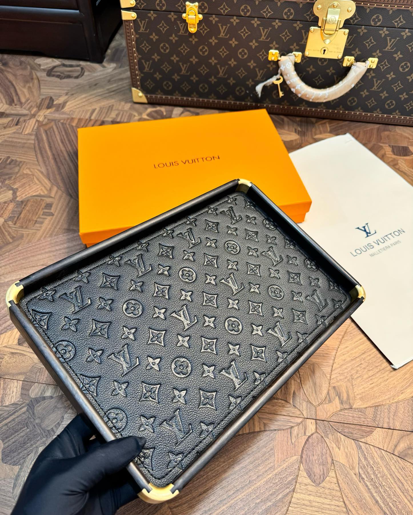LV RECTANGLE SERVING TRAY (BLACK)