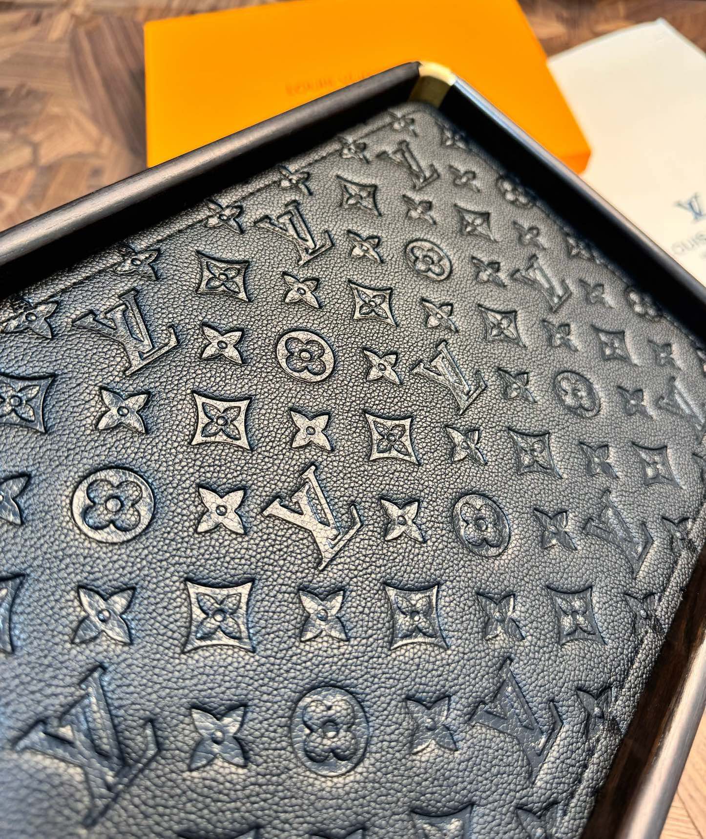 LV RECTANGLE SERVING TRAY (BLACK)