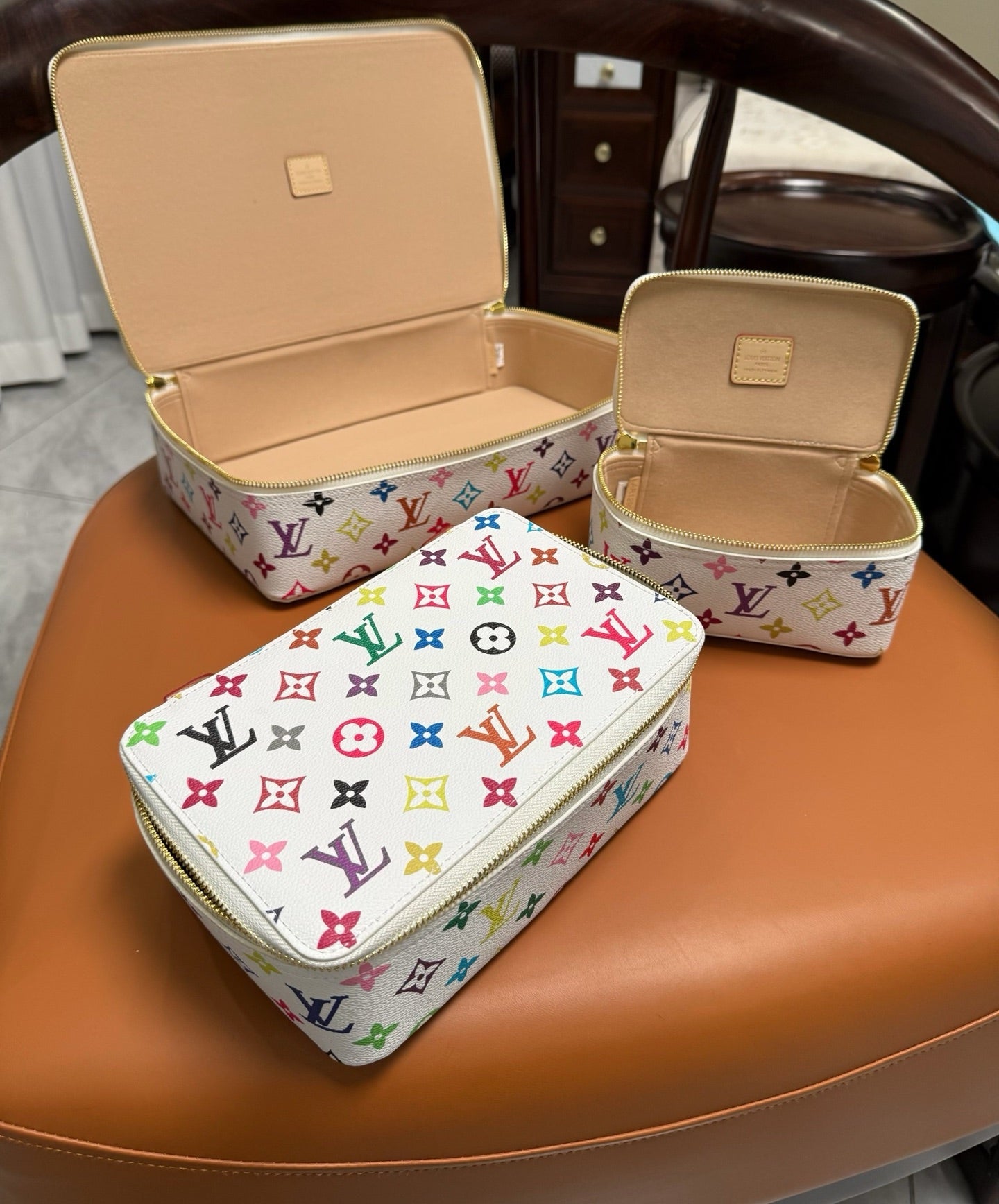 CUSTOM LV MAKE UP 3 IN 1 POUCH SET (MULTICOLOUR)
