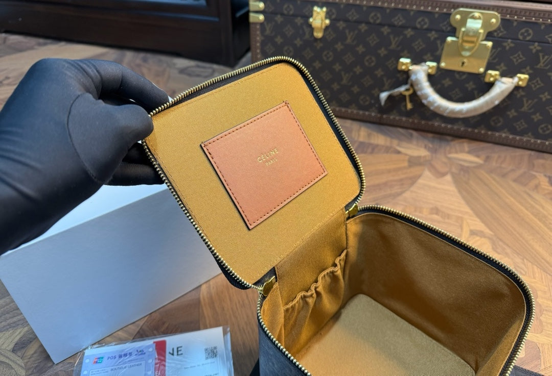 CELINE MAKE UP VANITY BAG