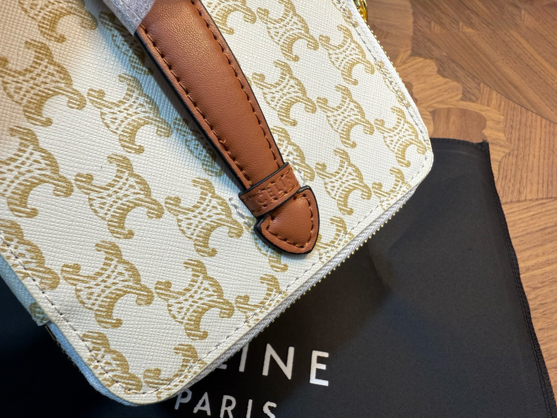 CELINE MAKE UP VANITY BAG (WHITE)