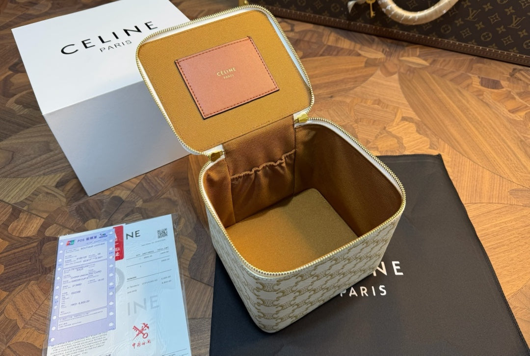 CELINE MAKE UP VANITY BAG (WHITE)